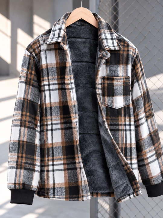 Erkaklar uchun yengil kurtka-vetrovka, mexli astarli. O'lchamlar: L/XXL (48-52)
