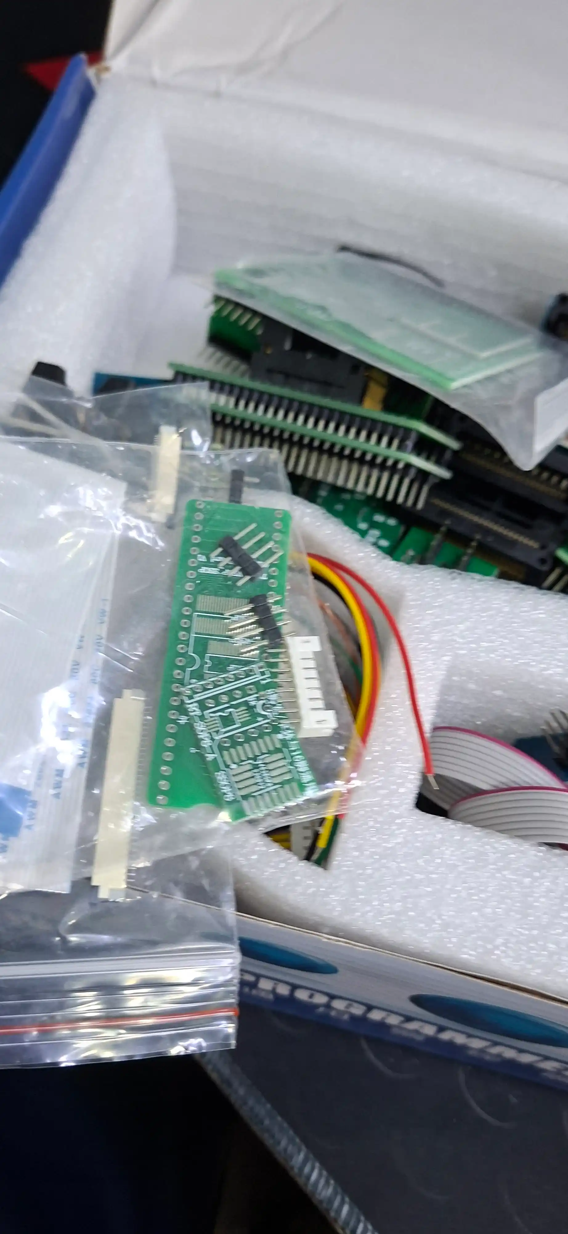 RT809H Flash dasturlovchi EMMC NAND + 21 adapter, kabel bilan to‘plam