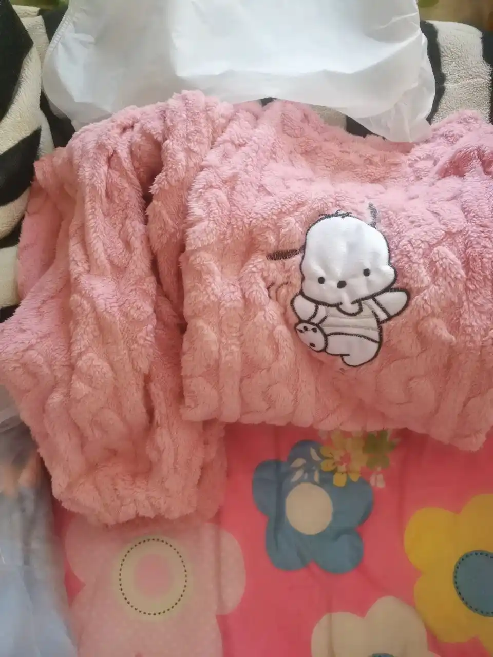 Ayollar pijamasi