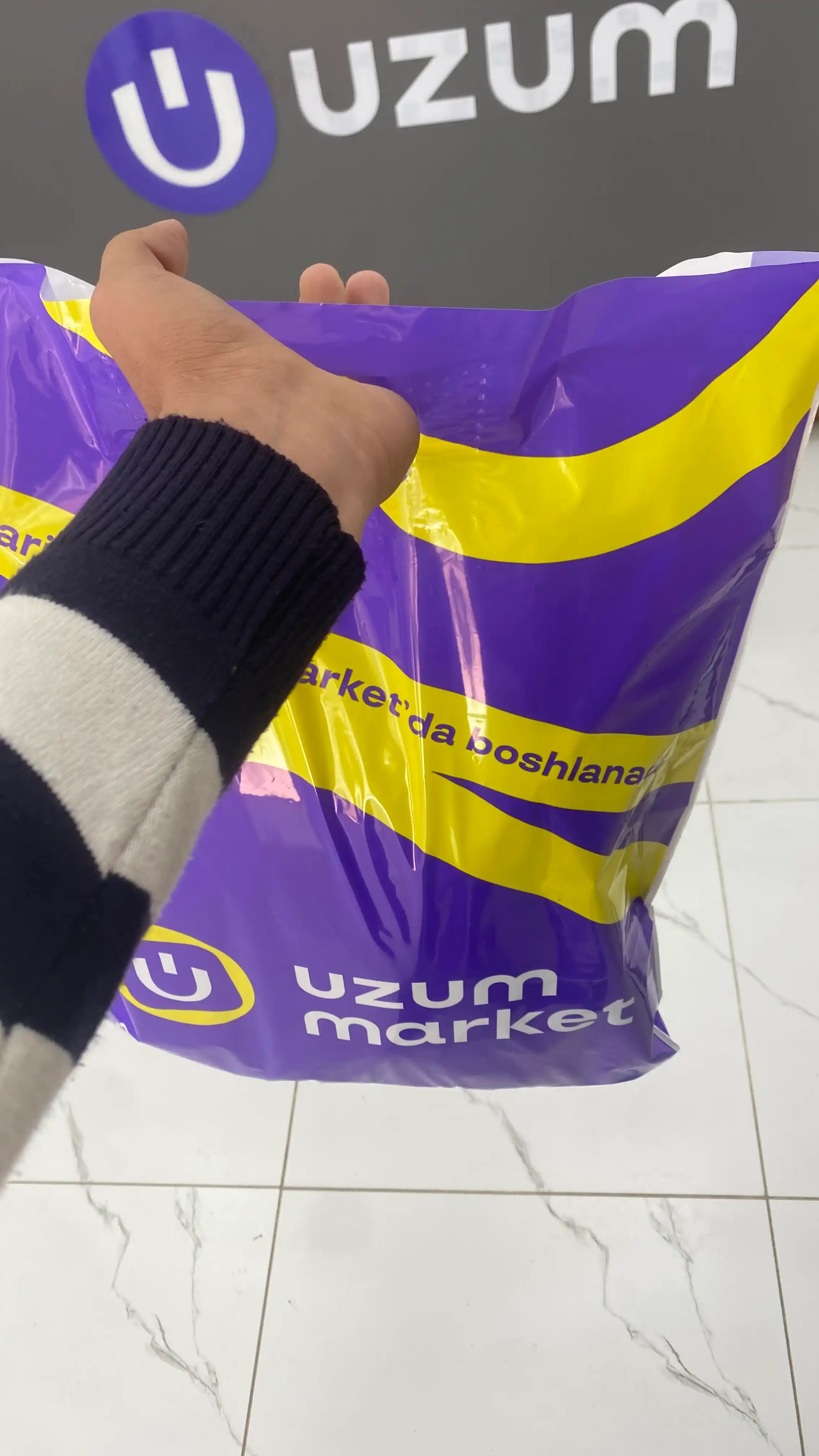 Erkaklar vetrovkasi, kuz va qish uchun, zamonaviy dizayn