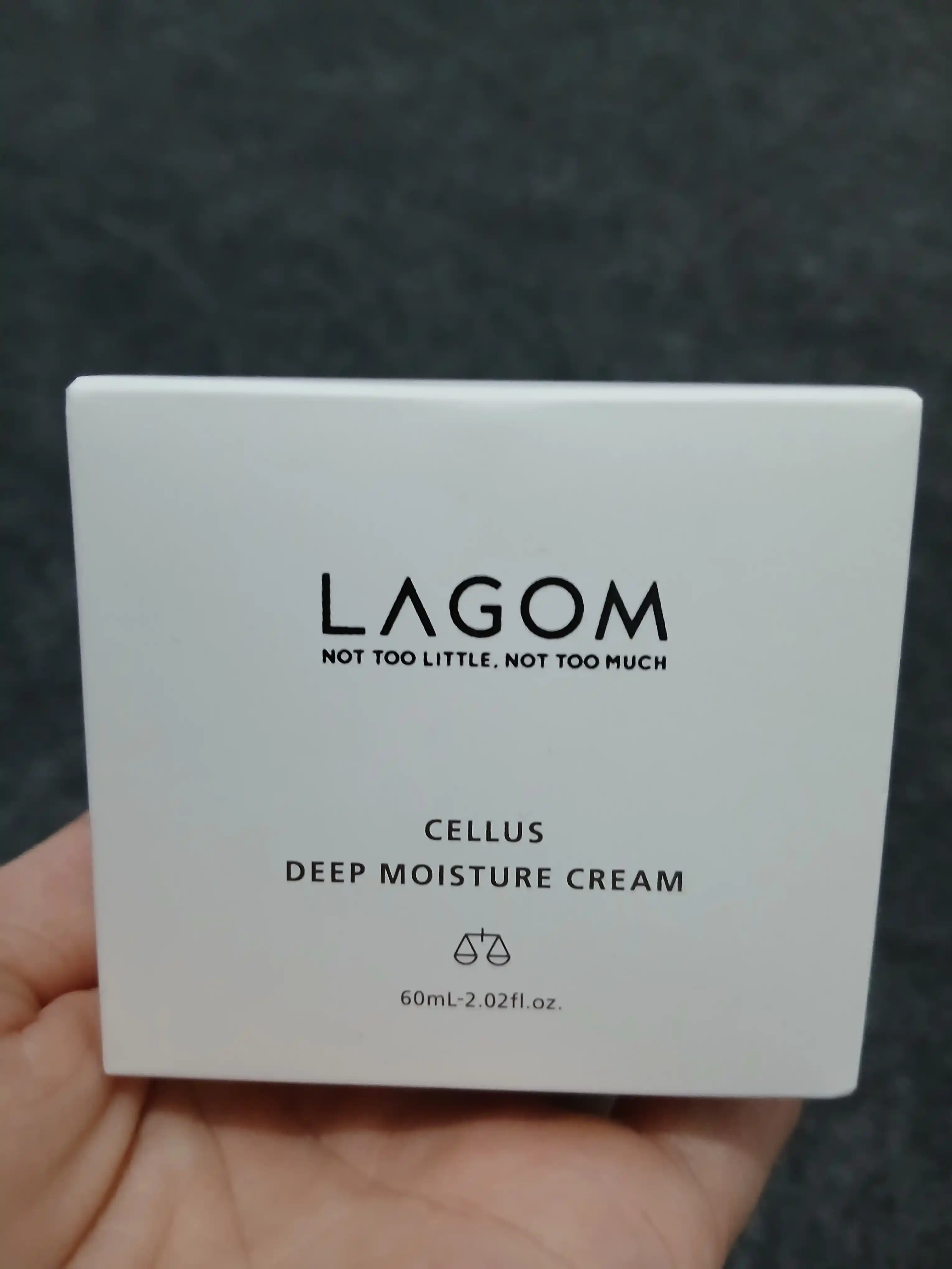 Ayollar va qizlar uchun yuz uchun namlantiruvchi krem, 60 ml