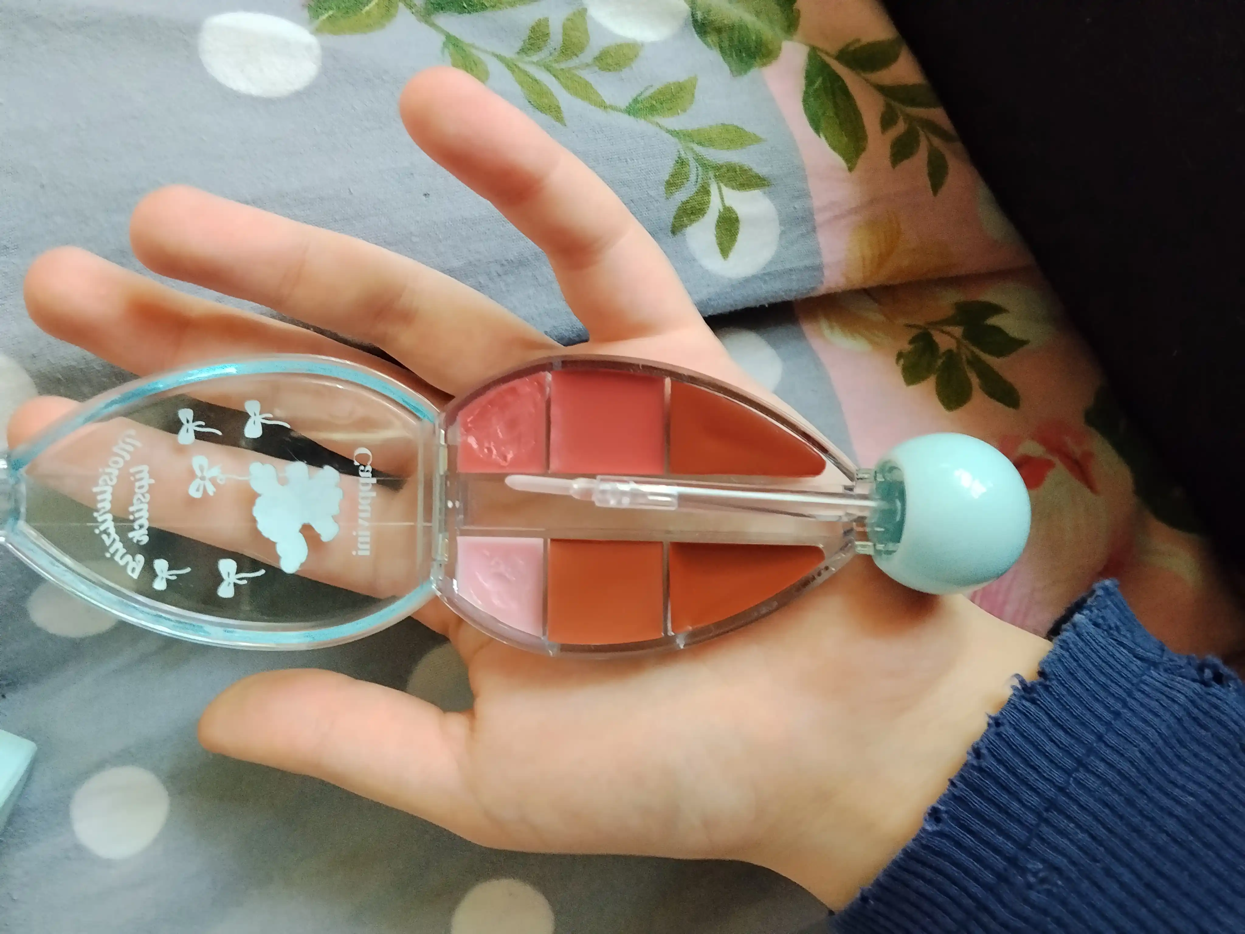 Moisturizing Lipstick -  помада, блеск, 6 в 1 помада