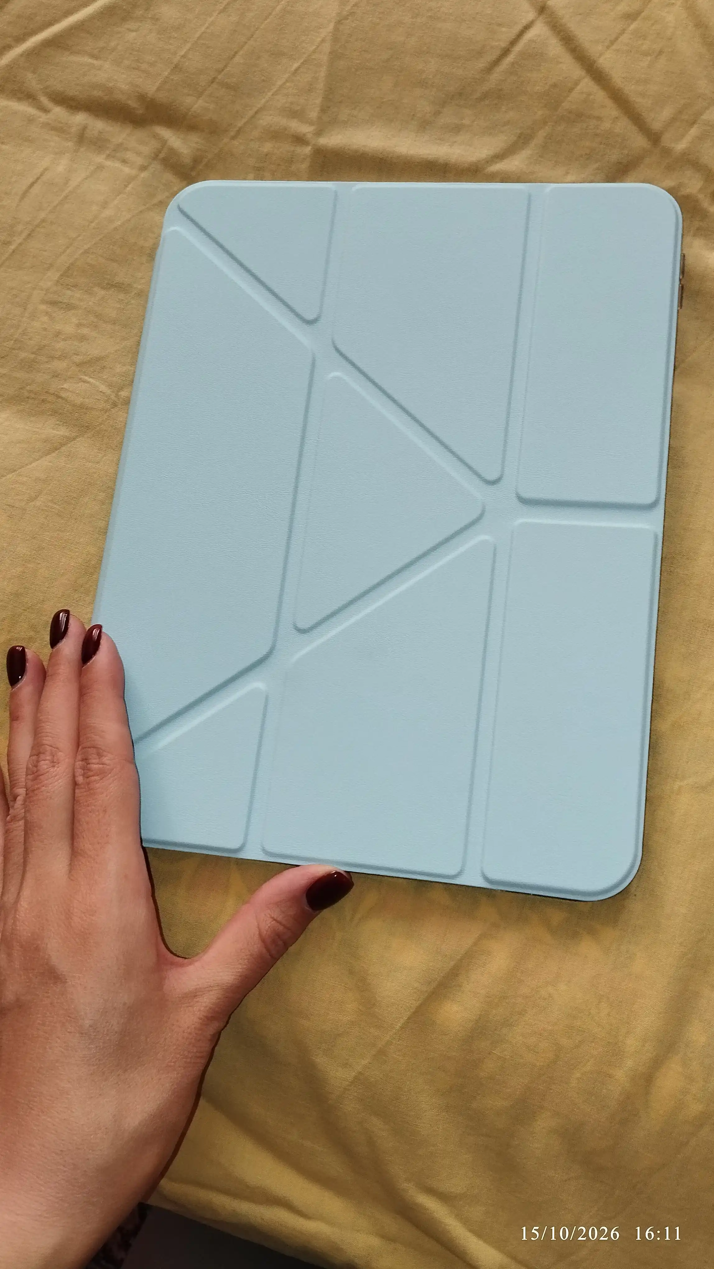 IPad A16 uchun chexol Smart Case tagligi bilan shaffof himoya g‘ilofi