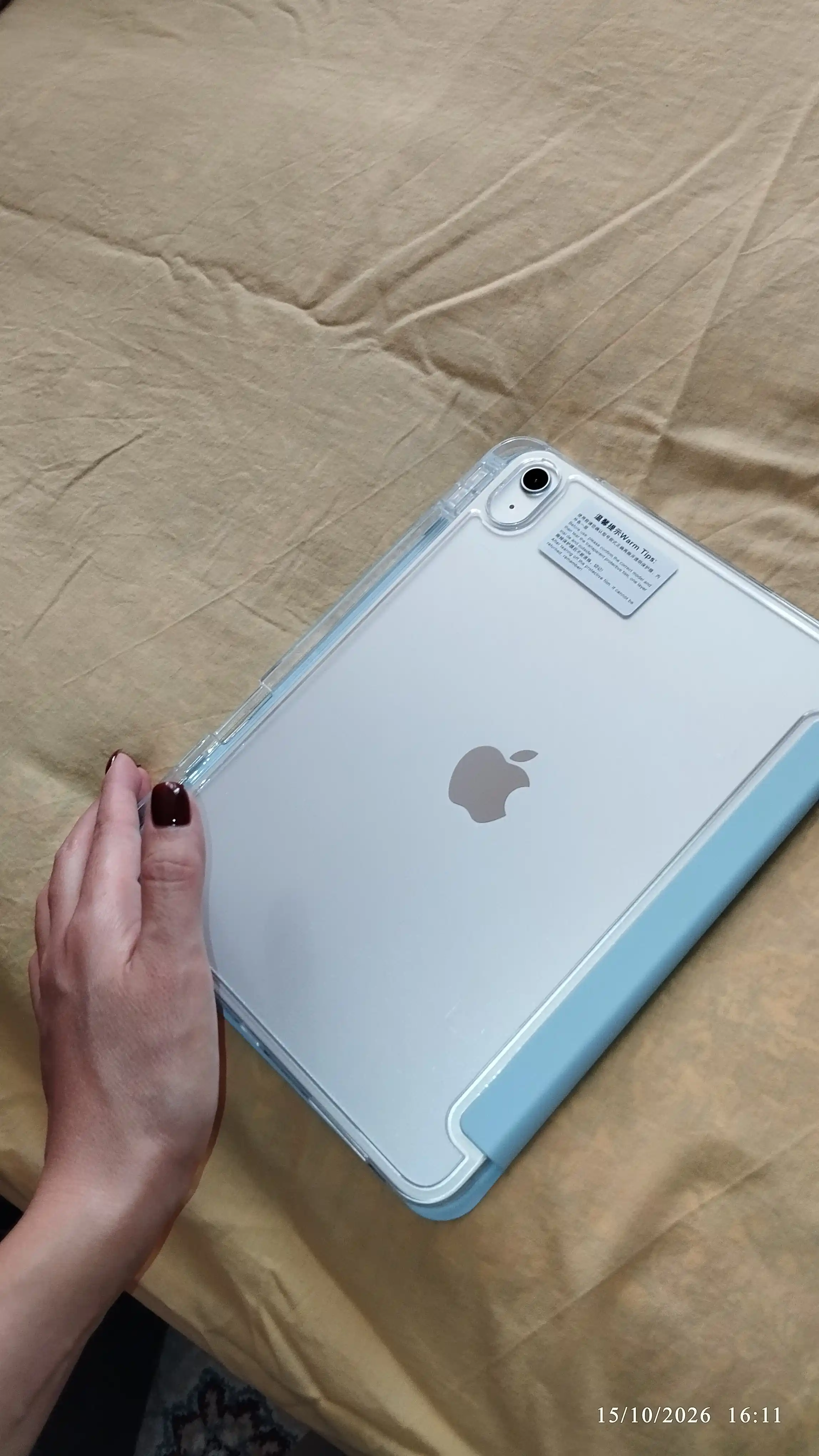 IPad A16 uchun chexol Smart Case tagligi bilan shaffof himoya g‘ilofi