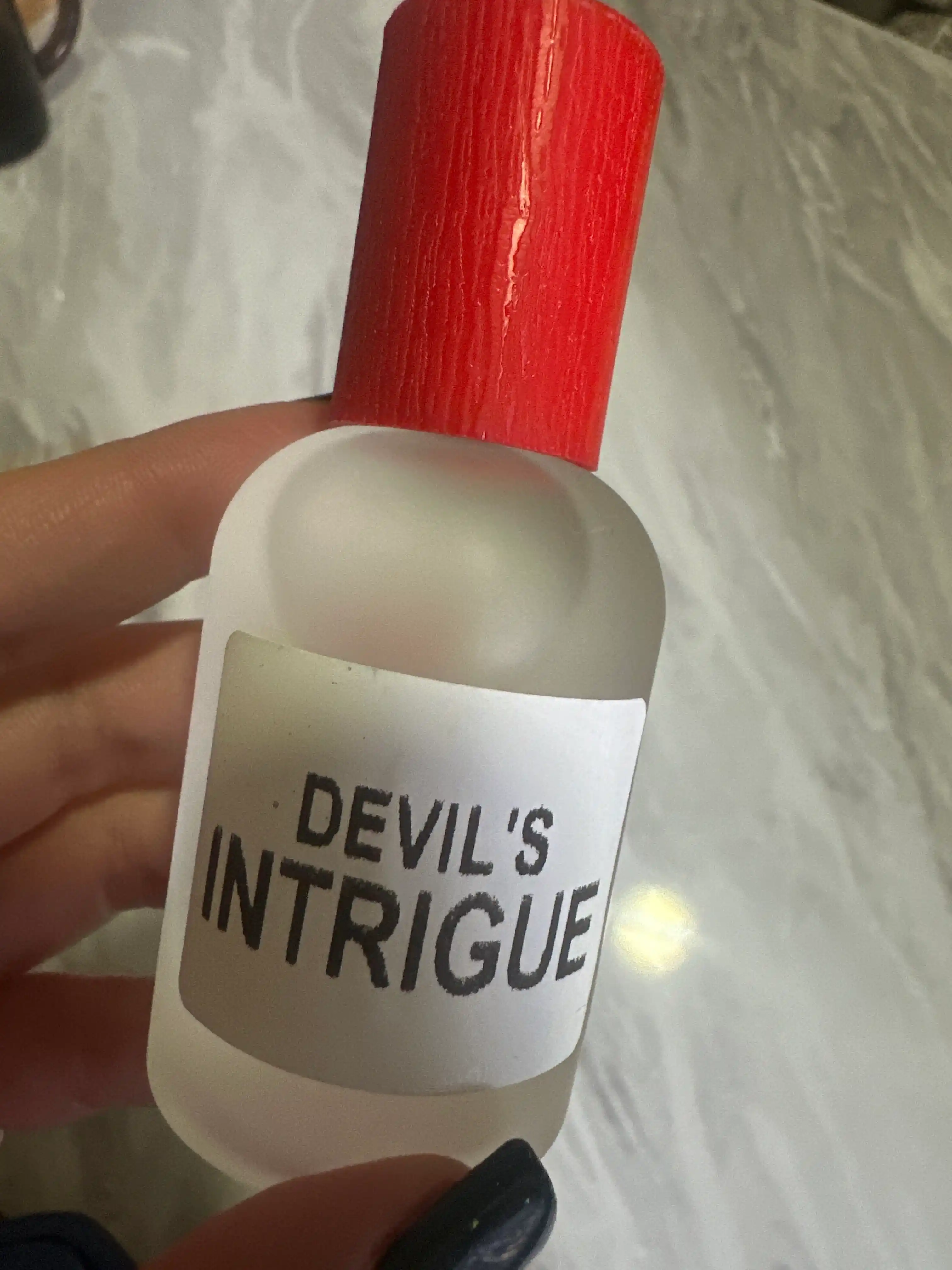 Atir HFC Devil's Intrigue ayollar uchun, parfyumeriya ayollar uchun, probnik atirlar