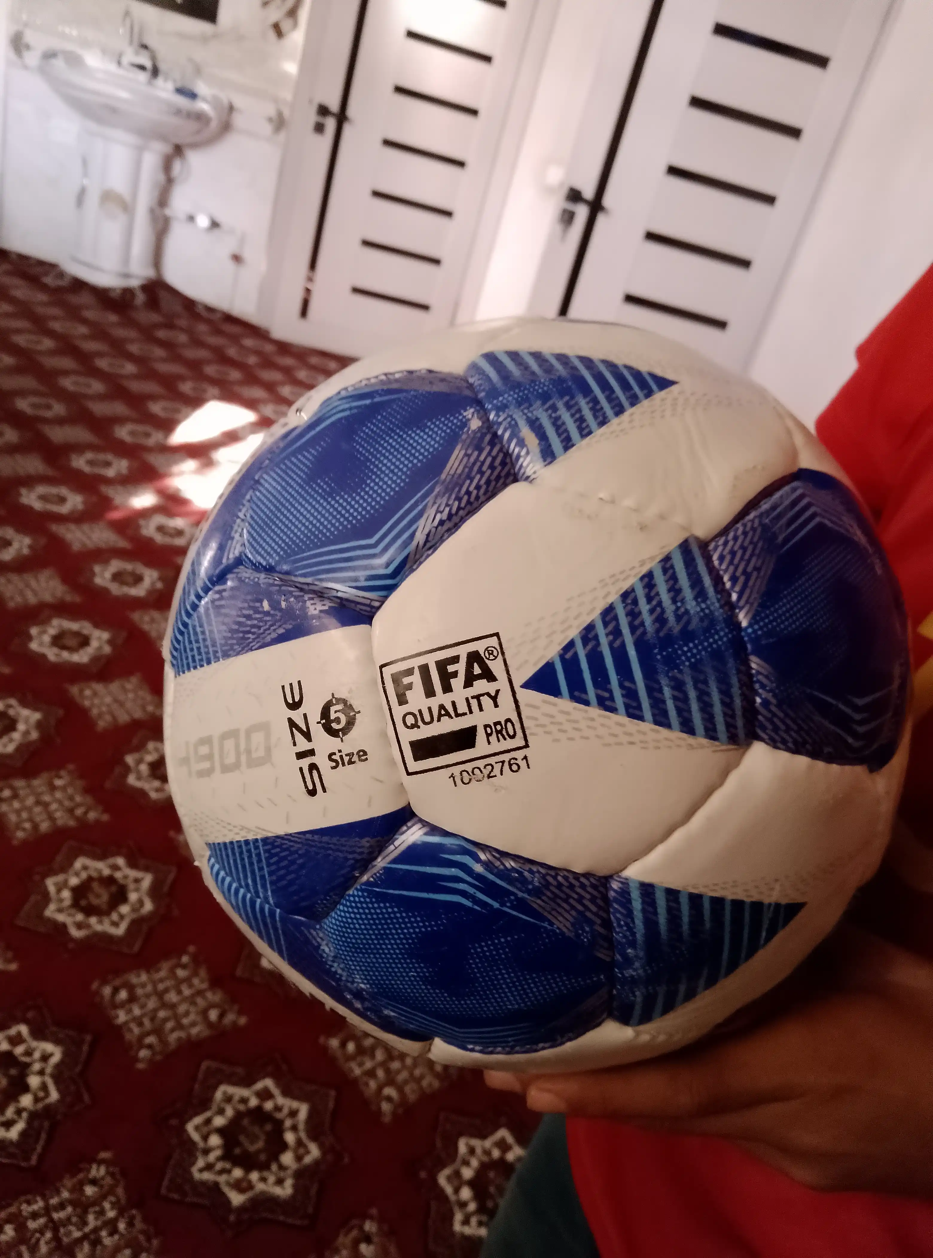 Futbol to'pi Molten F5A5000-AC, o'lcham 5