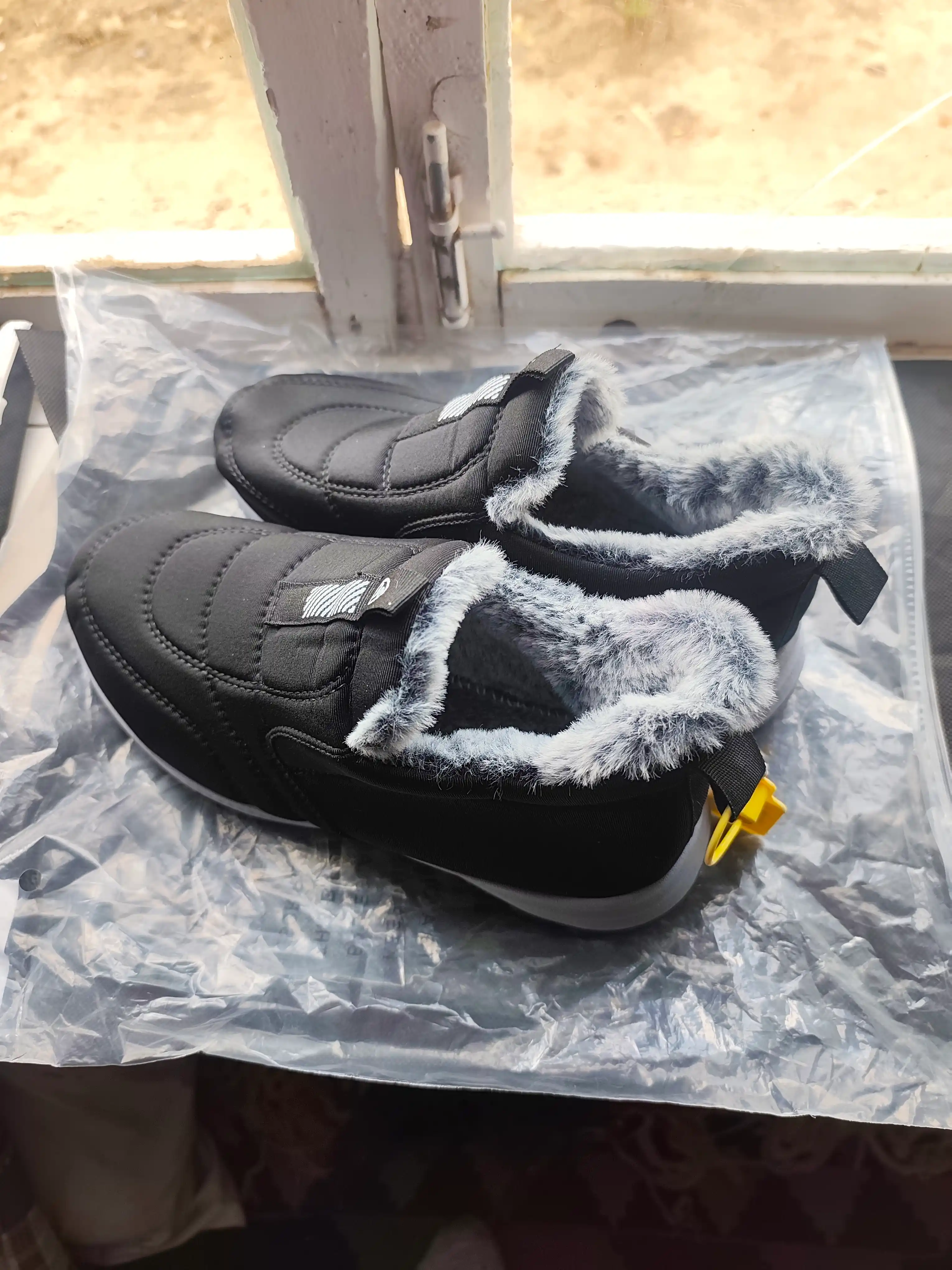Ayollar sliponlari DISHER WarmStep, qishki, issiq, qulay, 1 o’lcham katta oling