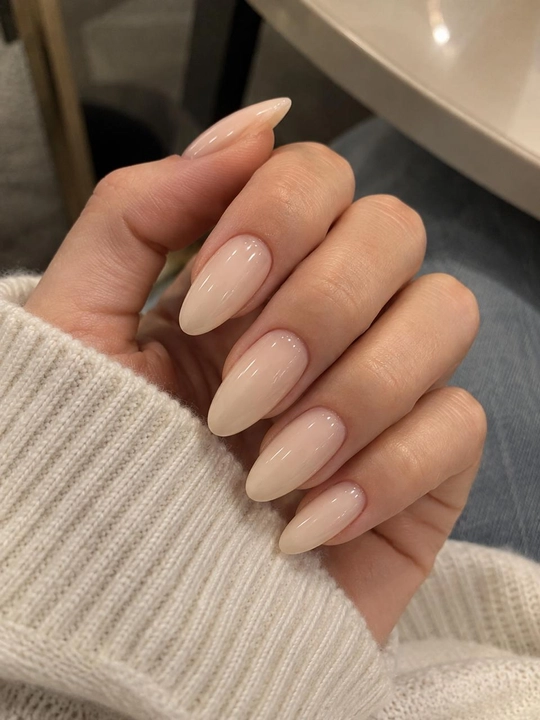 "LuxNail: Har xil rang va shakldagi sun'iy tirnoqlar to'plami – mukammal go'zallik!"