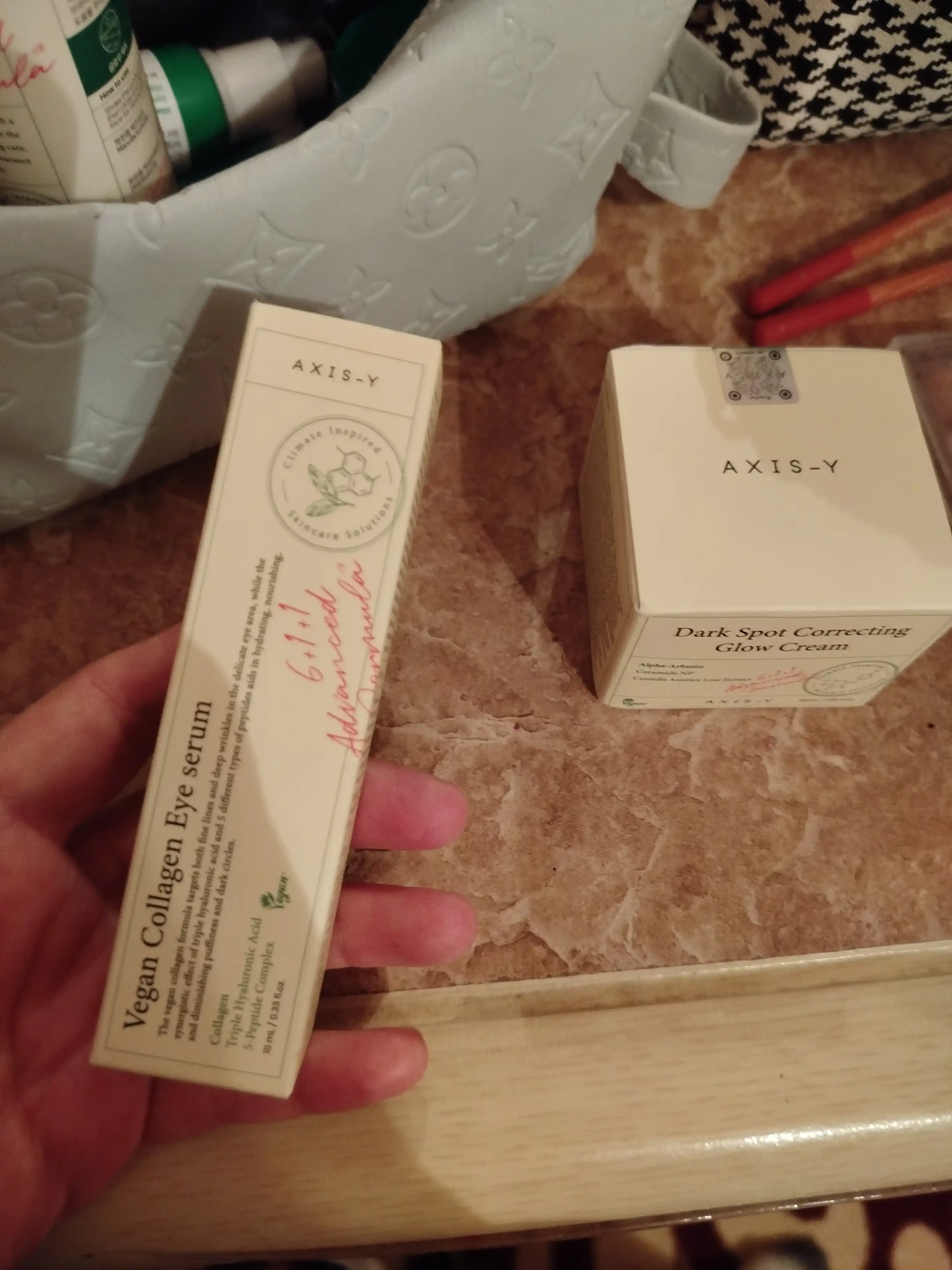 Ajin, shish va qora doiralar uchun vegan kollagenli Axis-y ko'z zardobi, 10ml