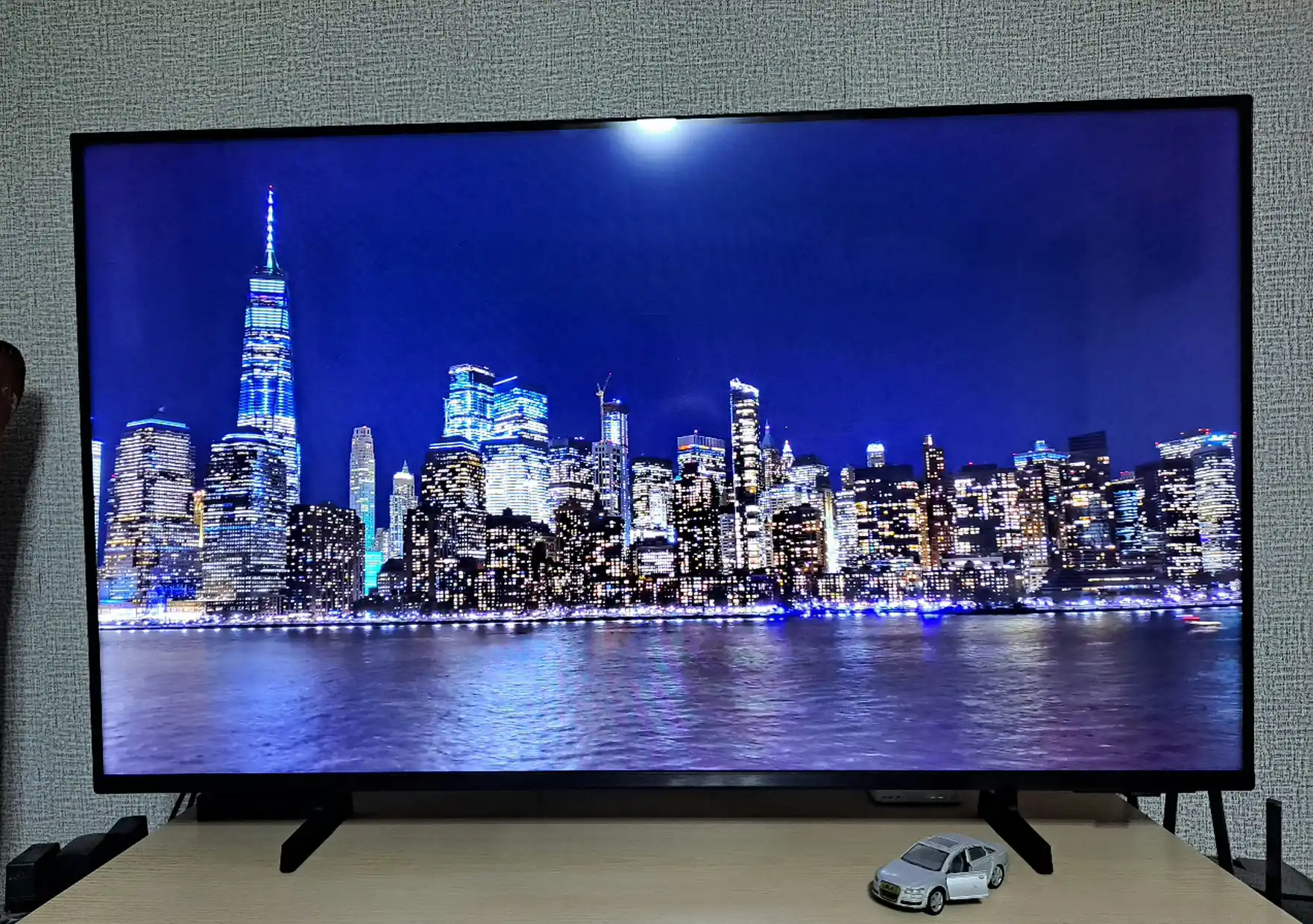 Телевизор Samsung U8001FUXUZ Crystal UHD 4K Smart TV 43, 50, 55 дюймов