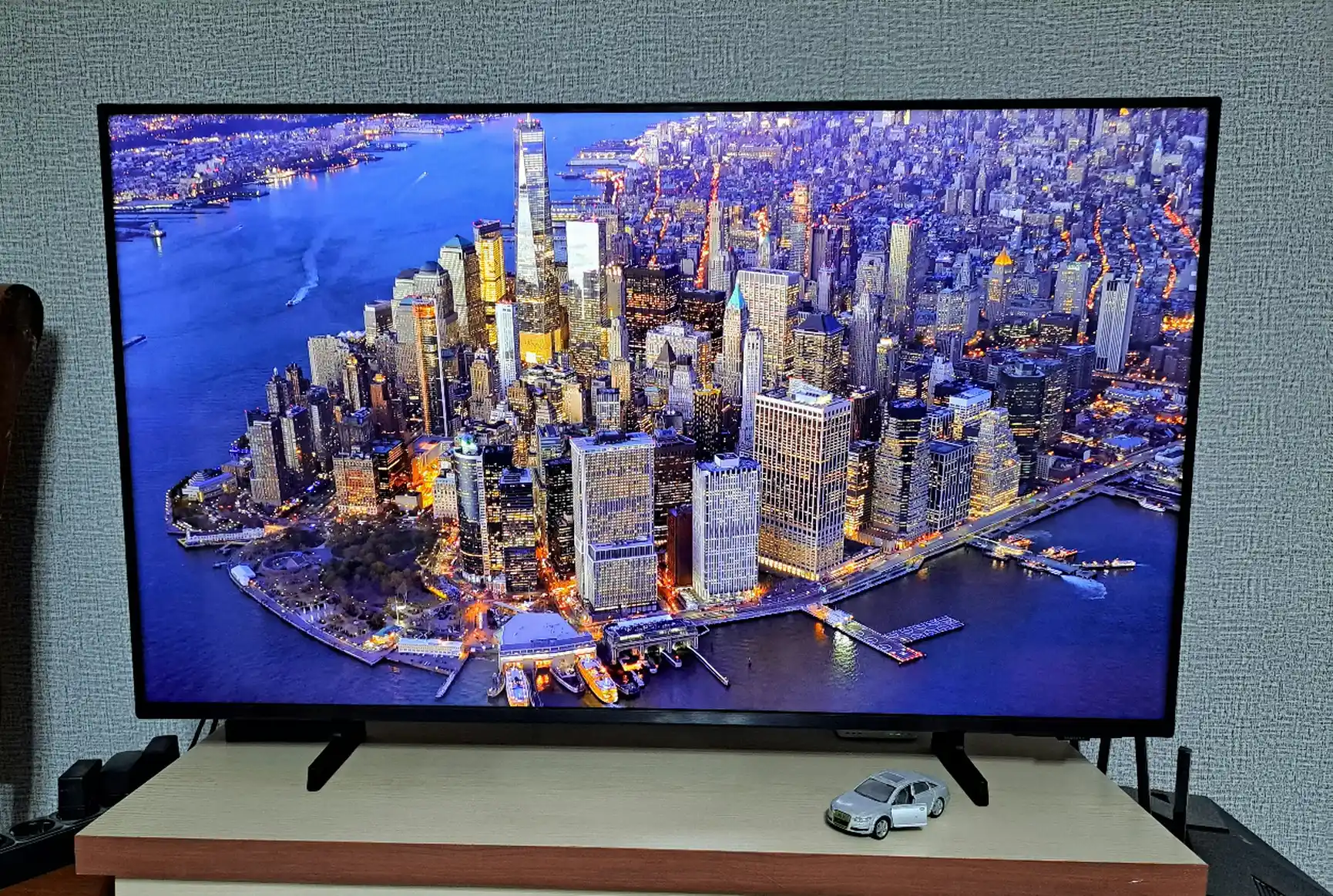 Телевизор Samsung U8001FUXUZ Crystal UHD 4K Smart TV 43, 50, 55 дюймов
