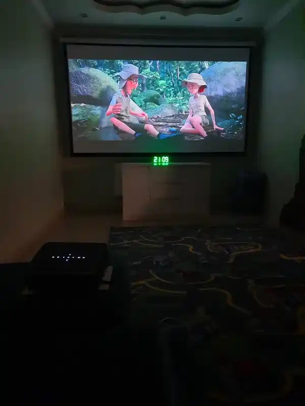 Домашний проектор со Smart TV и Wi-Fi, мини кинотеатр 4K Android, Xnano X6