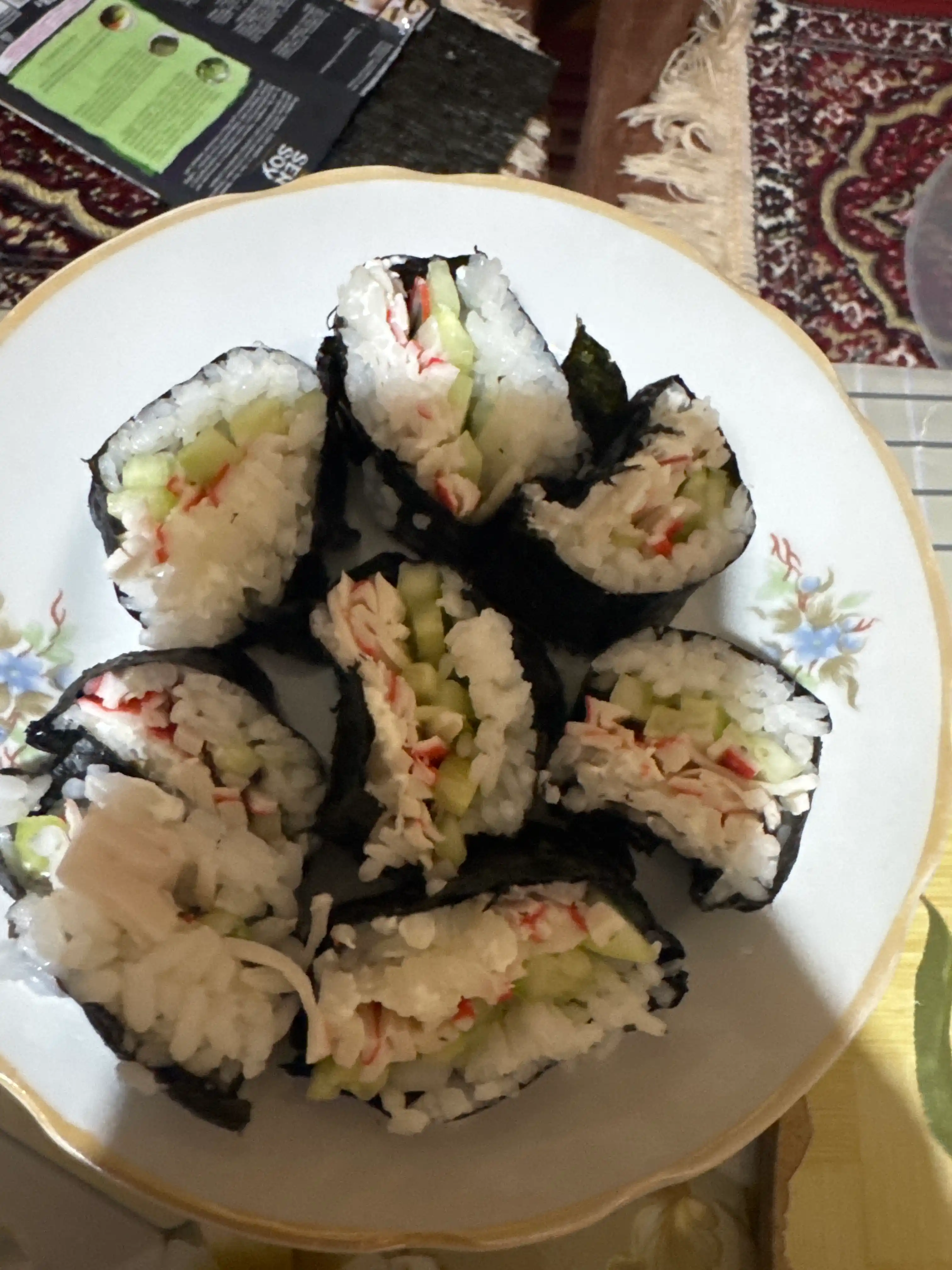 Sushi va rollarni tayyorlash uchun qolip