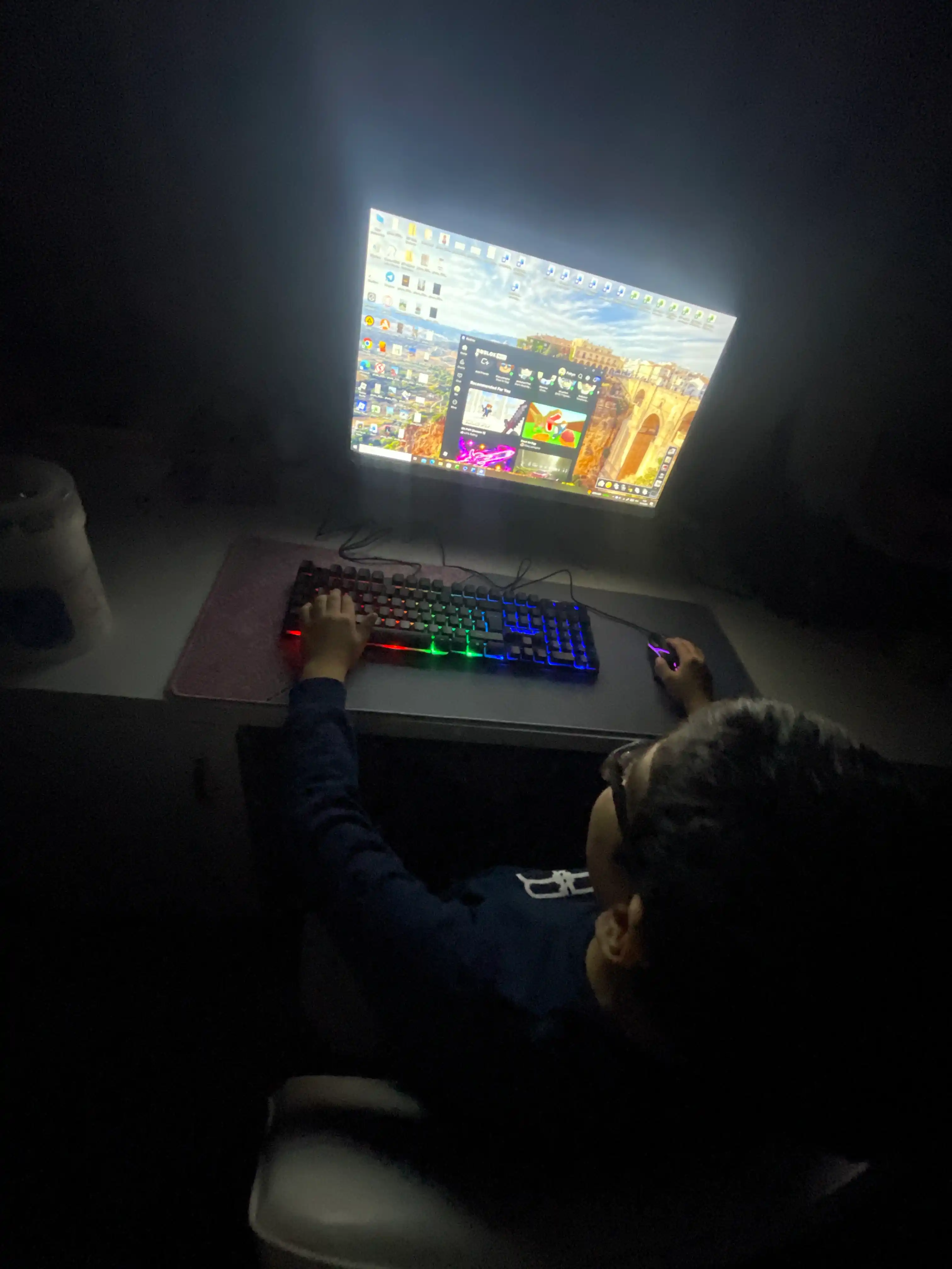 Simli mexanik klaviatura va sichqoncha, o'yin va ofis uchun RGB yoritgichli, shovqinsiz