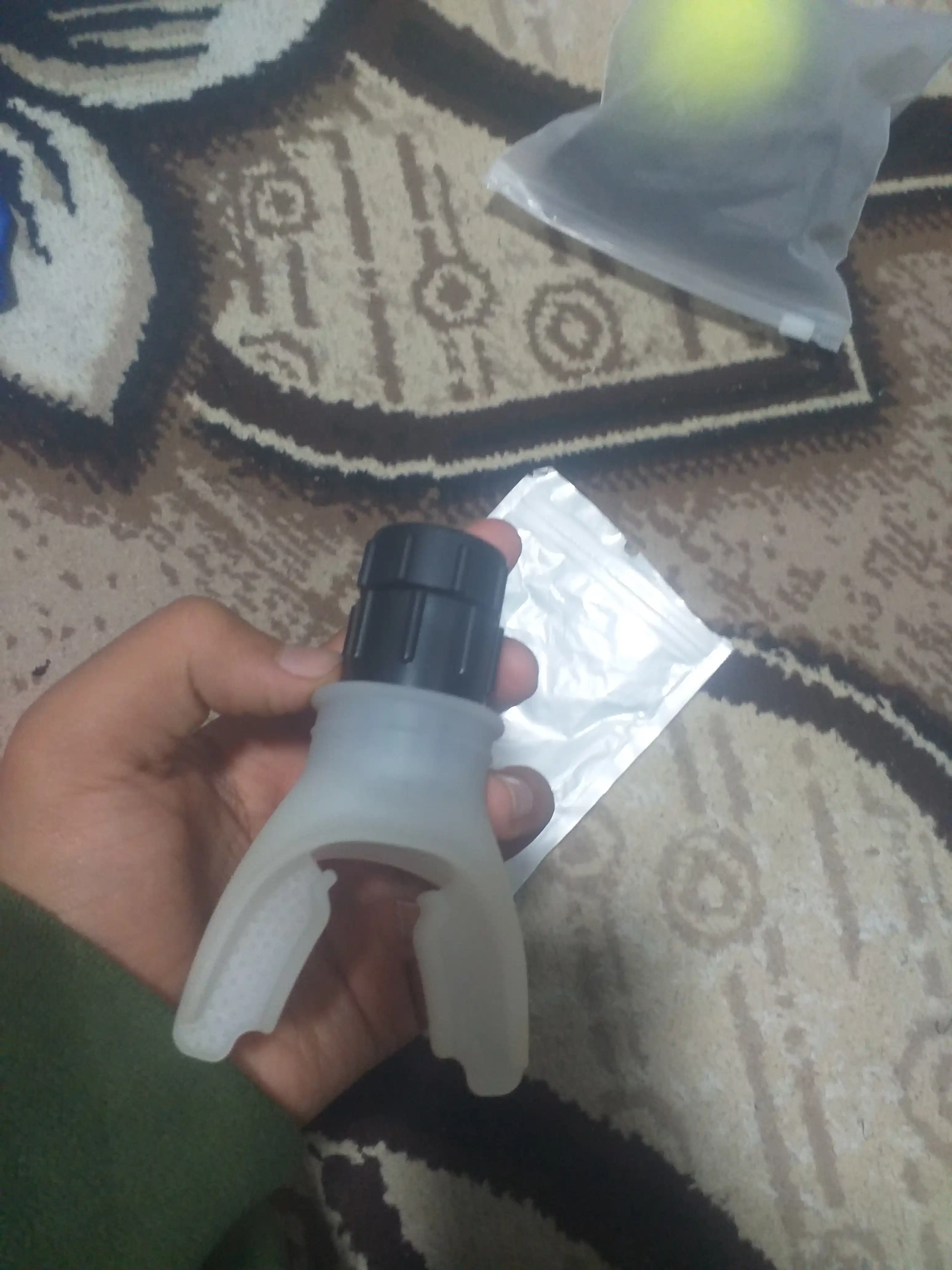 O‘pka mashqlari uchun qarshiligi sozlanadigan nafas trenajyori