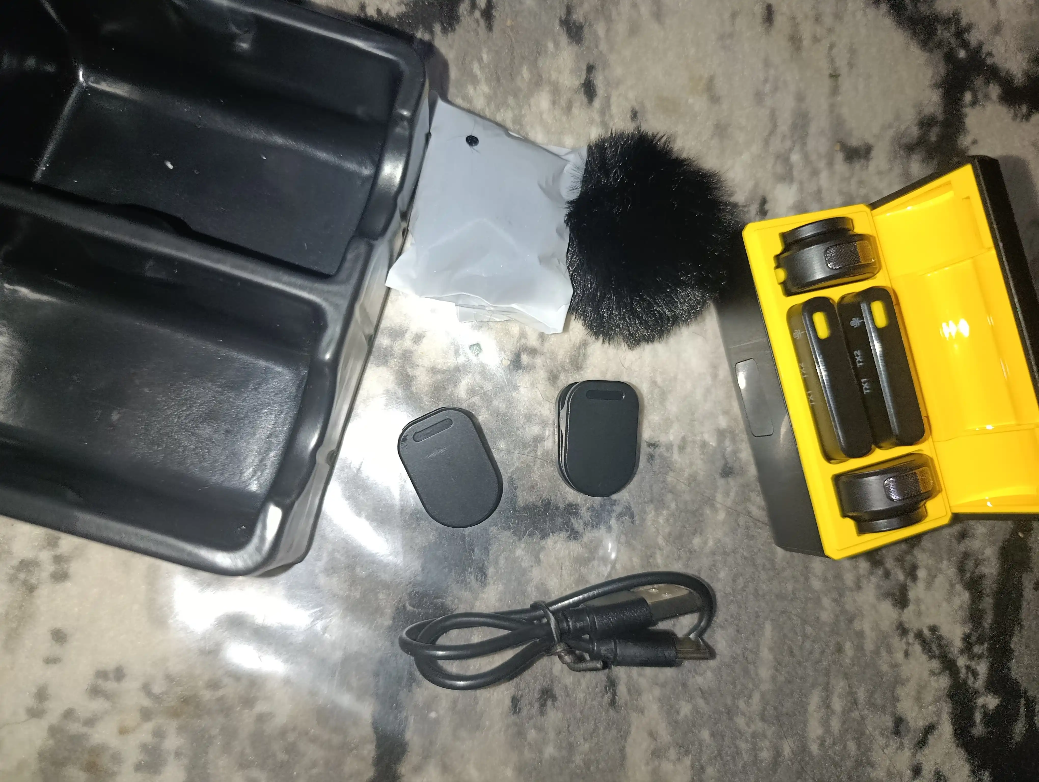 Simsiz petlichka mikrofon telefon uchun Android va Iphone uchun intervyu va strim