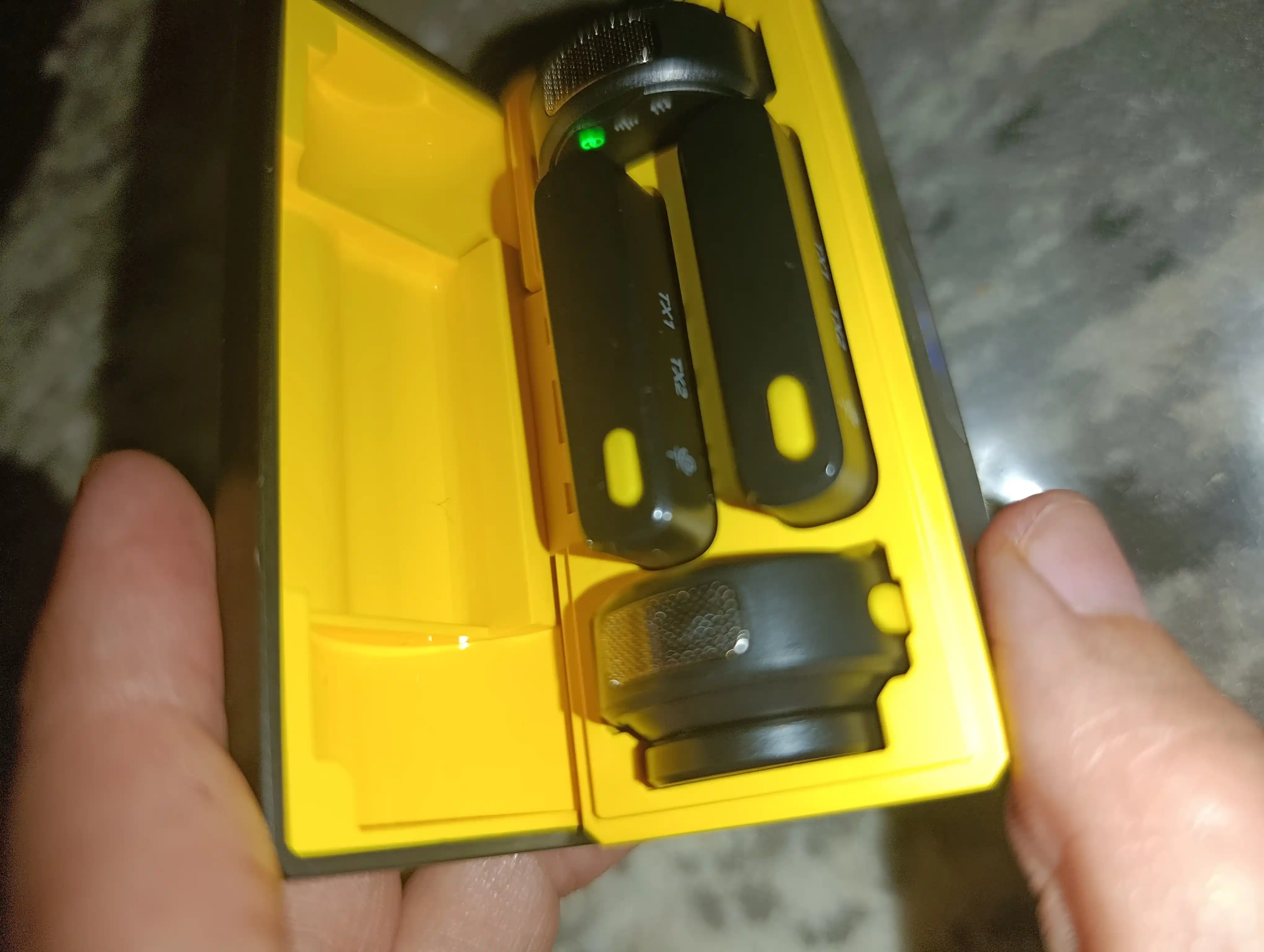 Simsiz petlichka mikrofon telefon uchun Android va Iphone uchun intervyu va strim