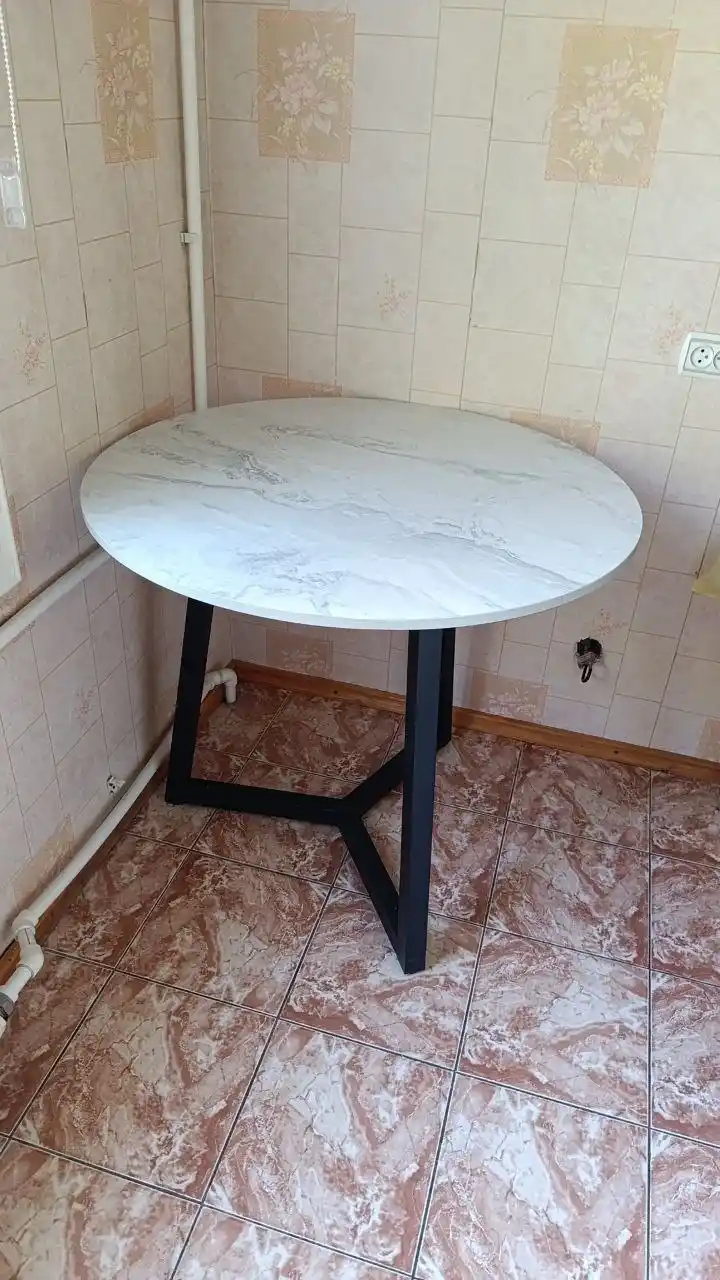 Круглый стол, кухонный столик, журнальный столик, обеденный столик