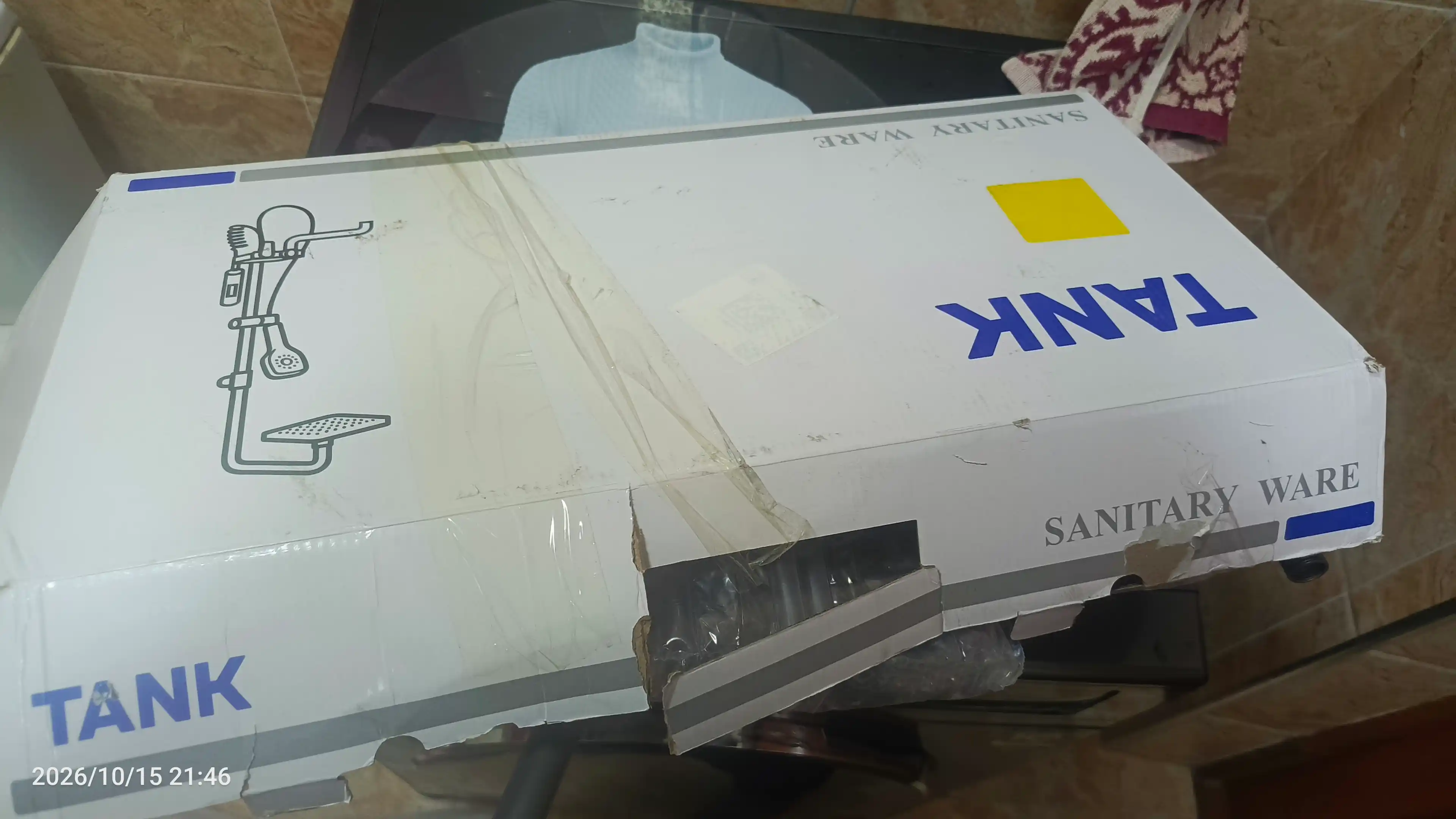 Tropik dushga ega 4x1 dush tizimi NERO vannaxonasi uchun zamonaviy to‘plam