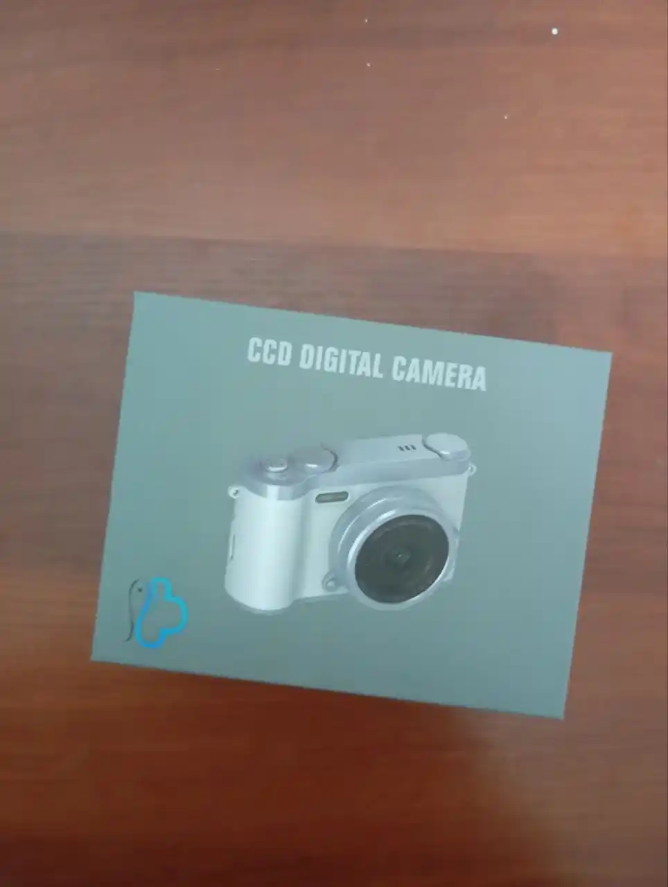 Portable digital point-and-shoot camera with HD 1080P, 8X digital zoom, AF focus