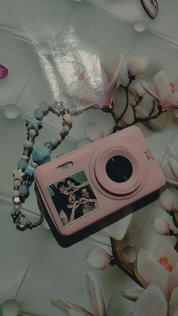 Raqamli ixcham fotoapparat displeyli,  zumli, chaqnoqli va xotira kartali mini kamera