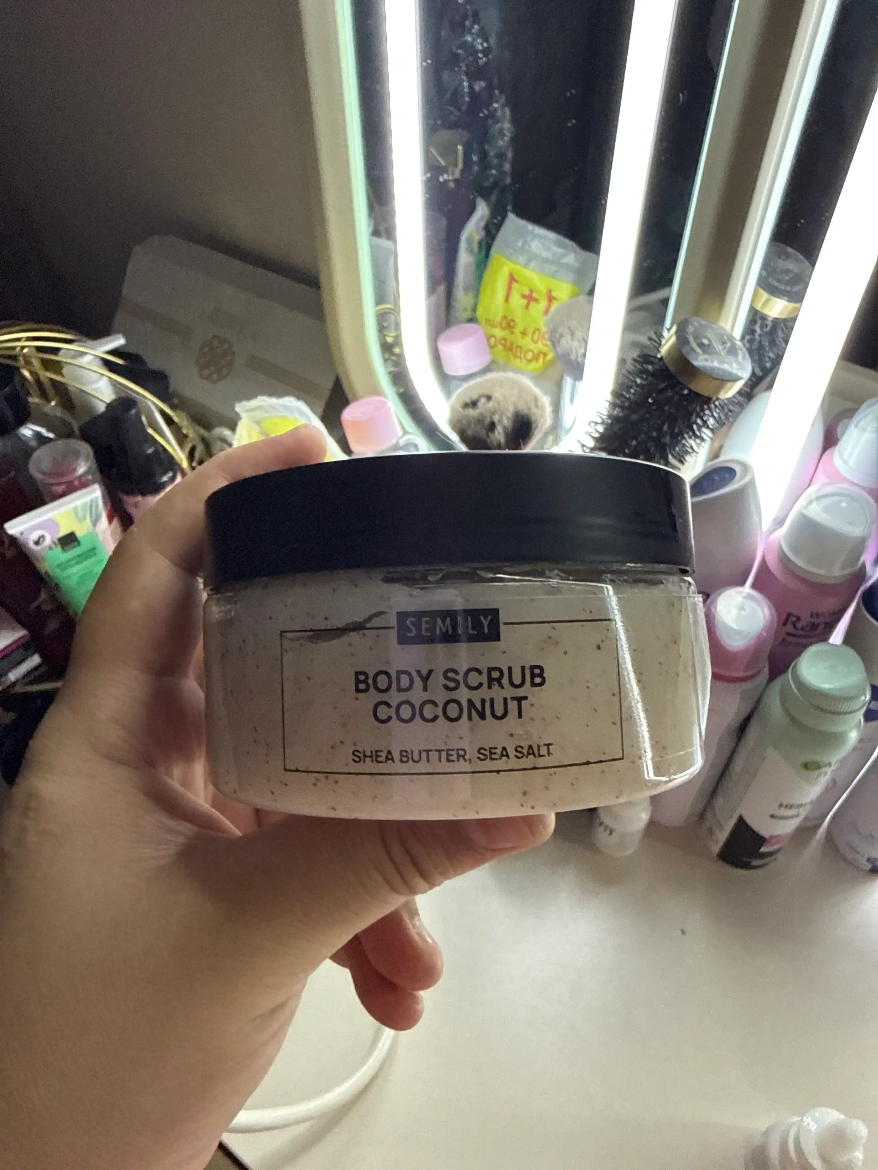 Tana uchun skrab SEMILY scrub kokosli, piling tana uchun shokoladli, mangoli, 300 ml