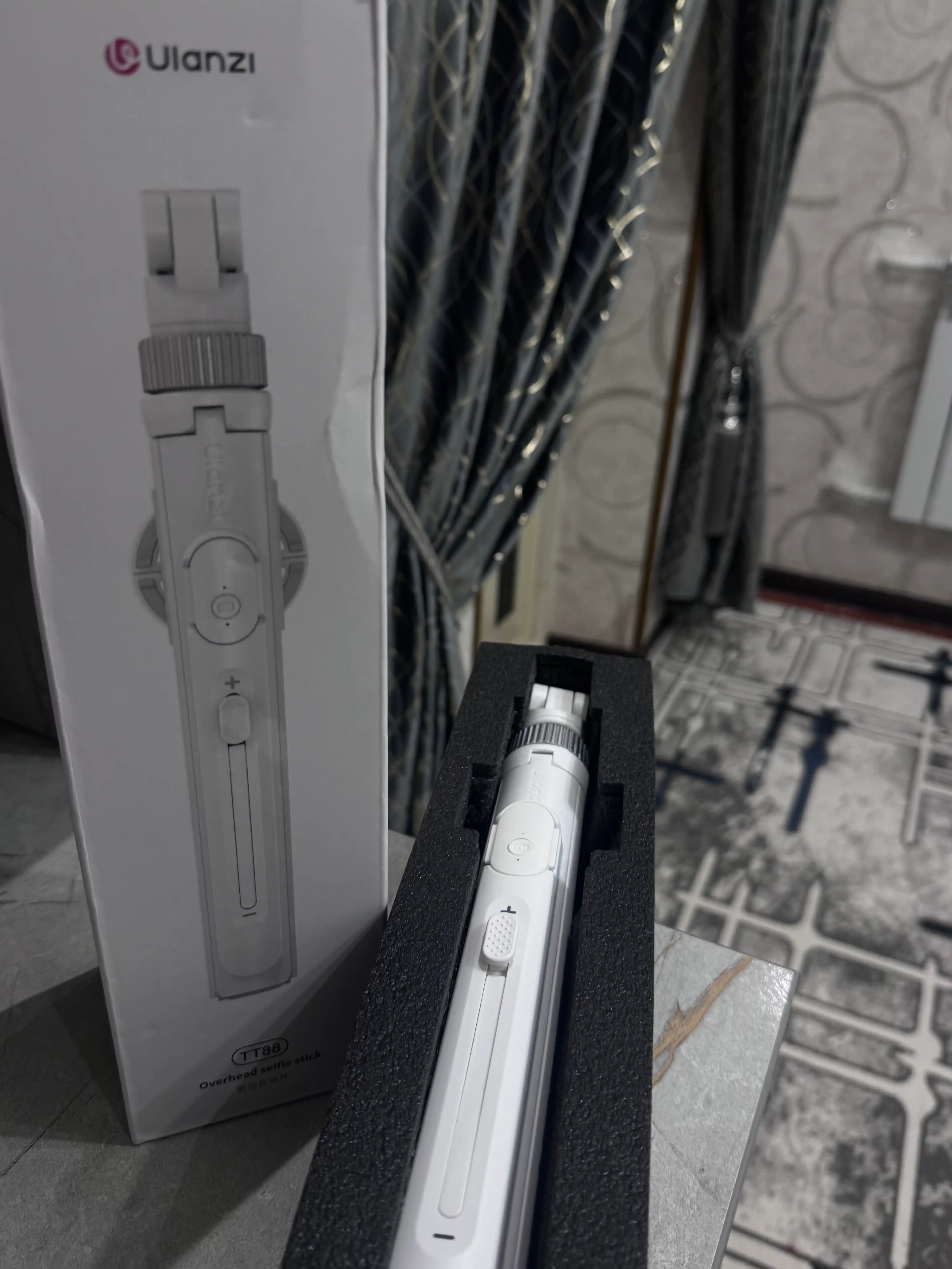 Ulanzi TT88 MagSafe — профессиональная 4-в-1 селфи-палка, с пультом и креплением Cold Shoe