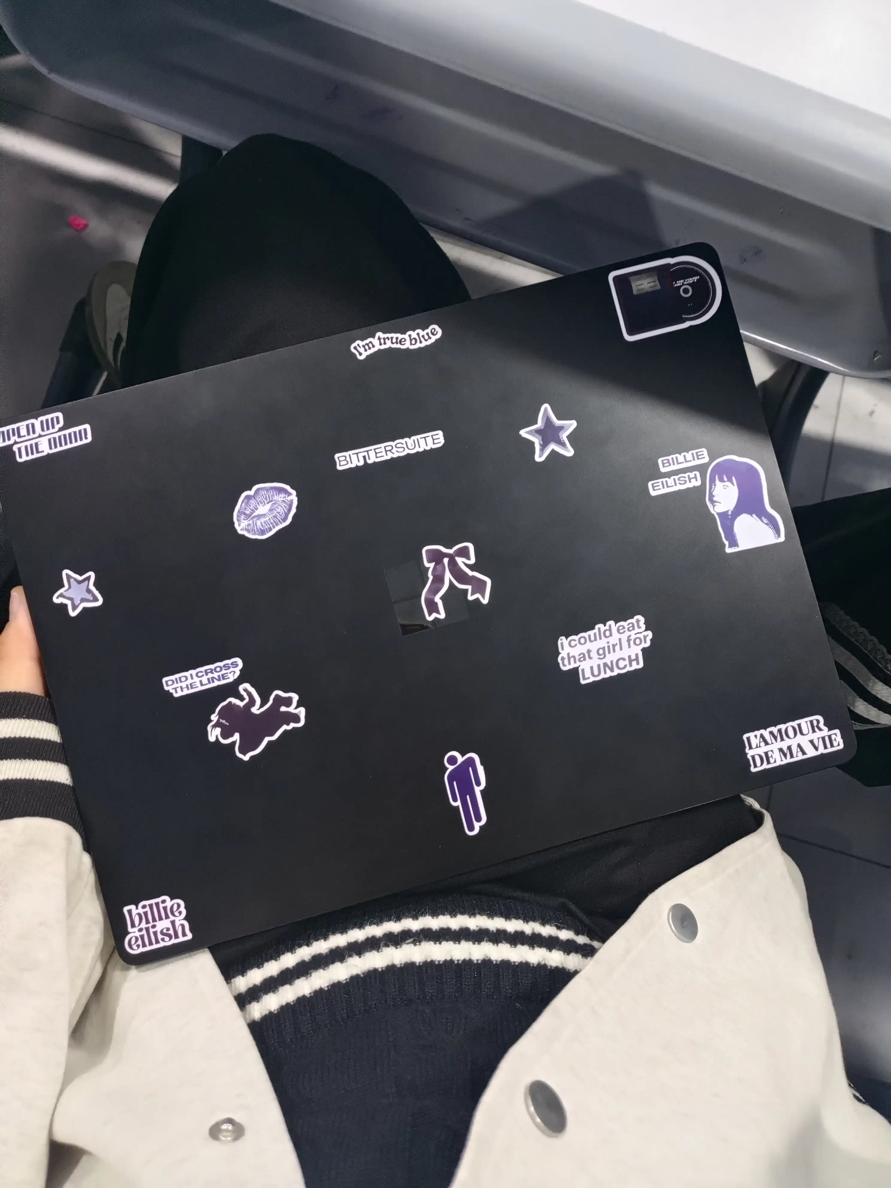 Billie Eilish stikerlari, vinil