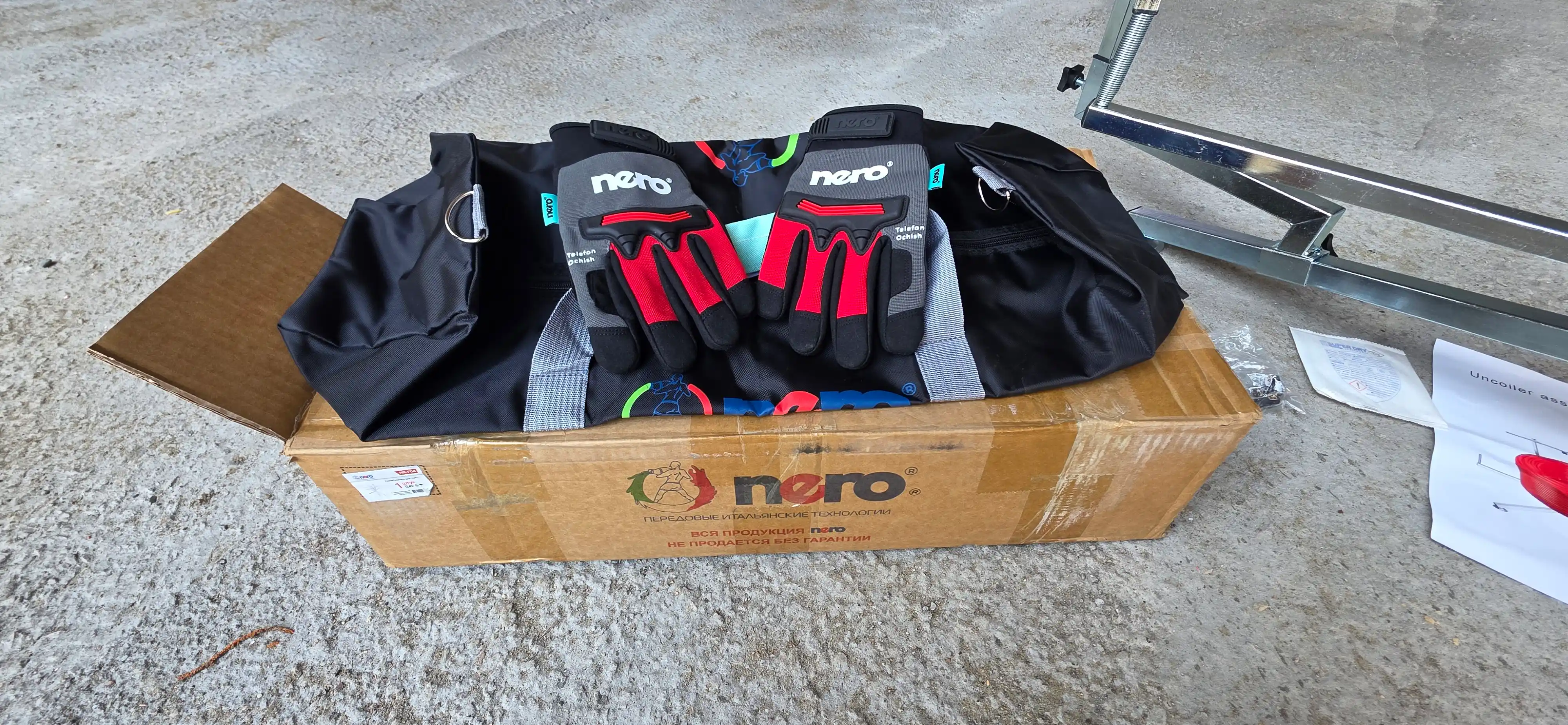 NERO NR-F04 — Shlangni yoyish va o‘rash uchun professional stoyka