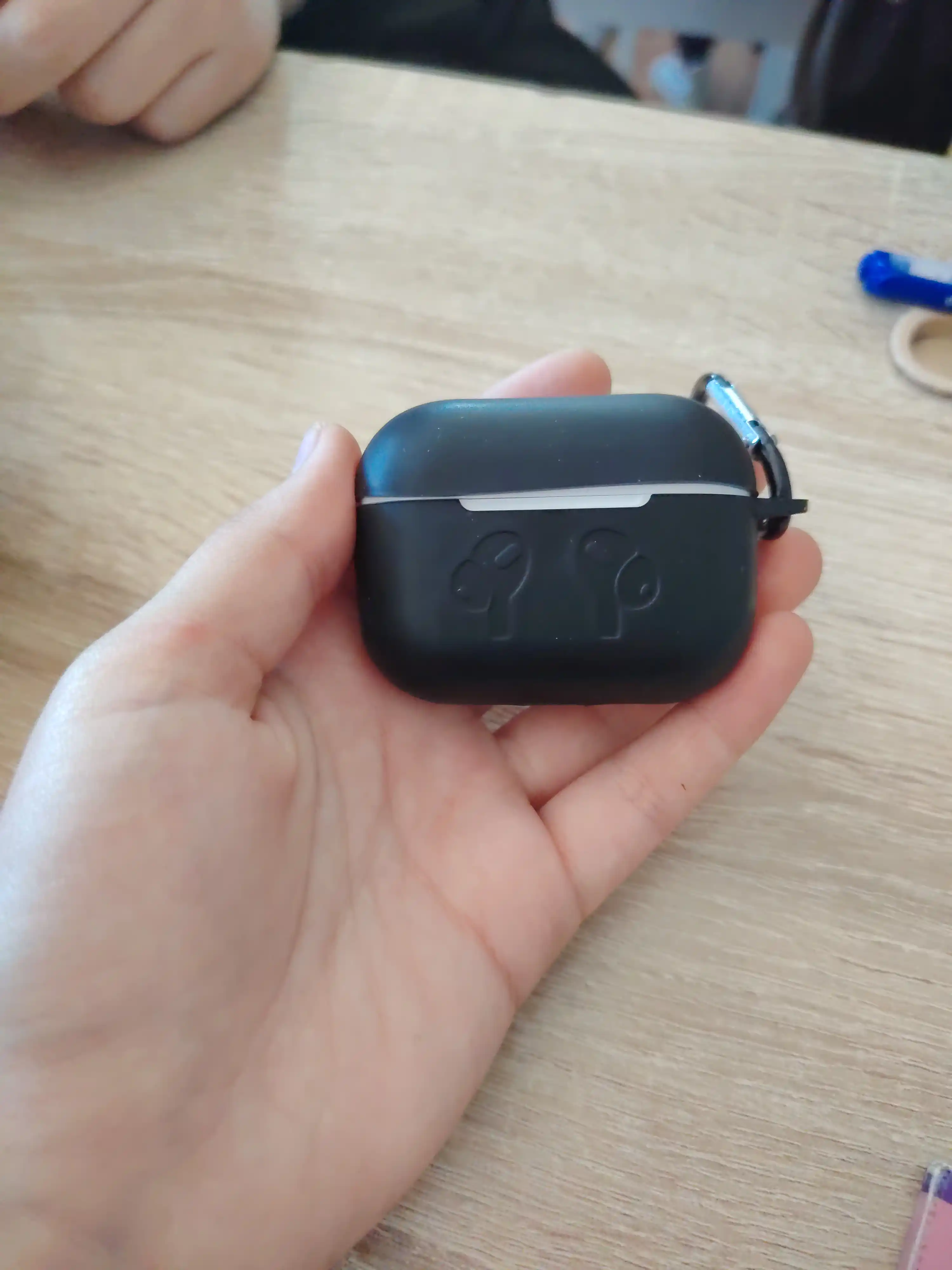 Матовый чехол для AirPods 3, Airpods Pro, Airpods Pro 2, Airpods 4, Airpods 2.2