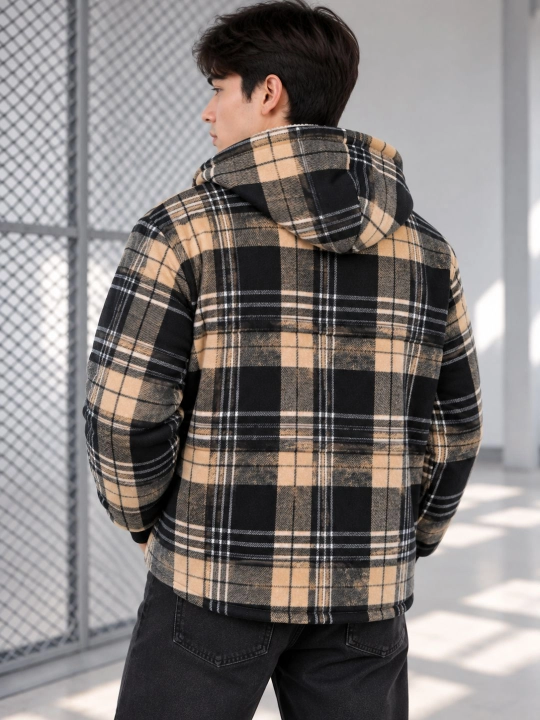 Erkaklar uchun yengil kurtka-vetrovka, mexli astarli. O'lchamlar: L/XXL 48-52