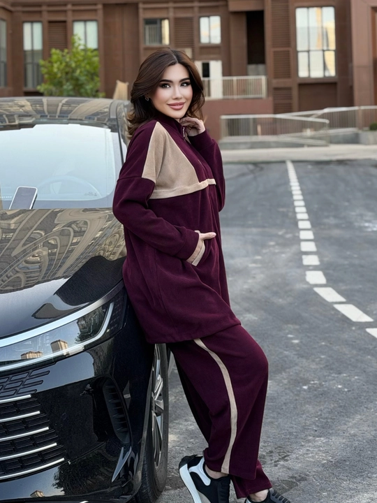 Ayollar uchun velvet komplekt tunika va keng shim - 