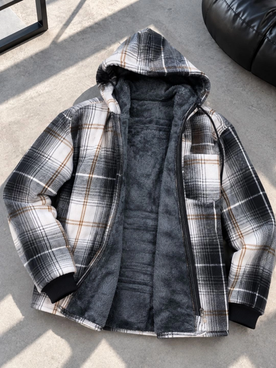 Erkaklar uchun yengil kurtka-vetrovka, mexli astarli. O'lchamlar: L/XXL 48-52