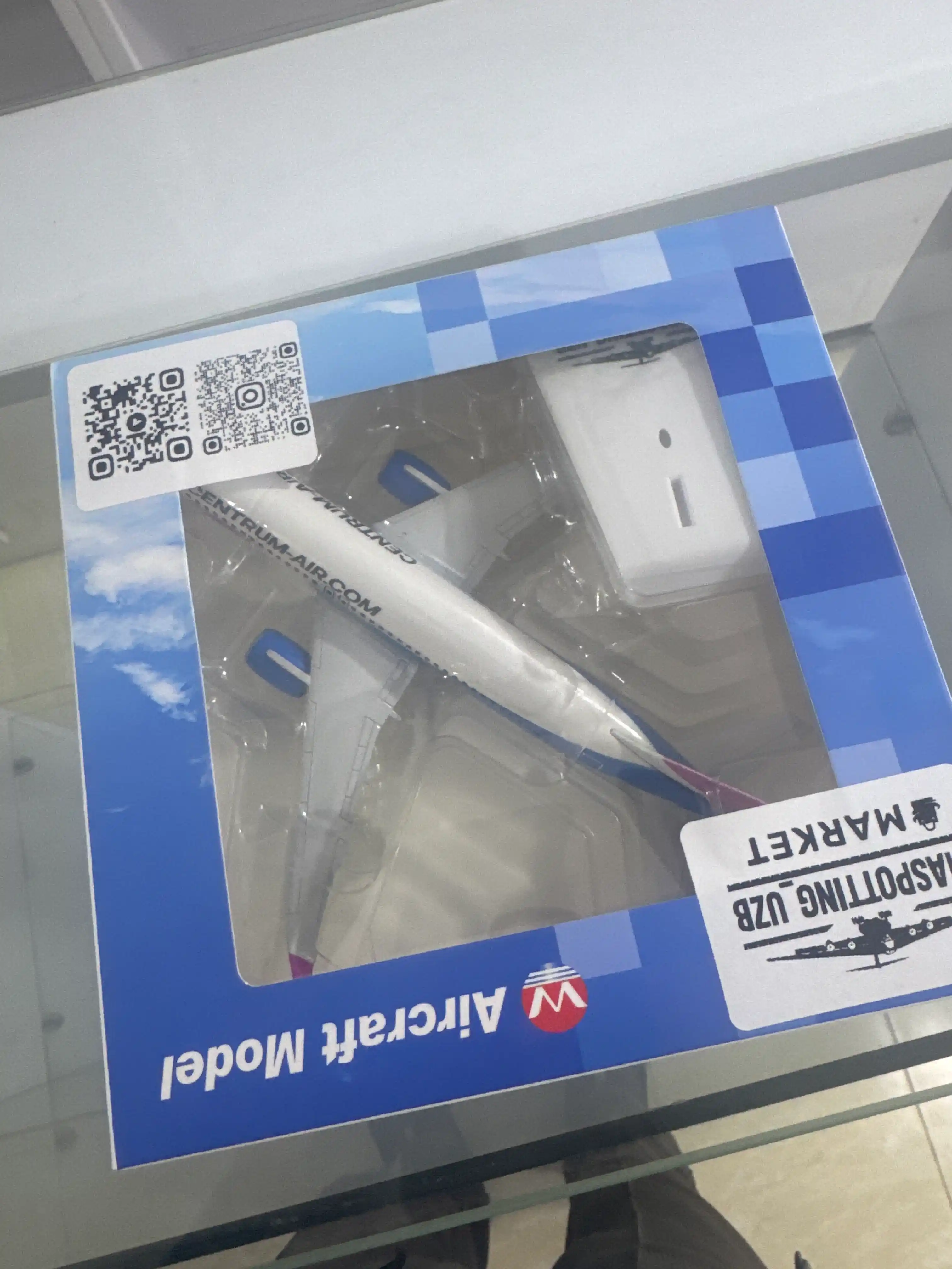 Модель самолёта Airbus A320neo, авиакомпания Centrum Air, 20 см, металл+пластик, шасси