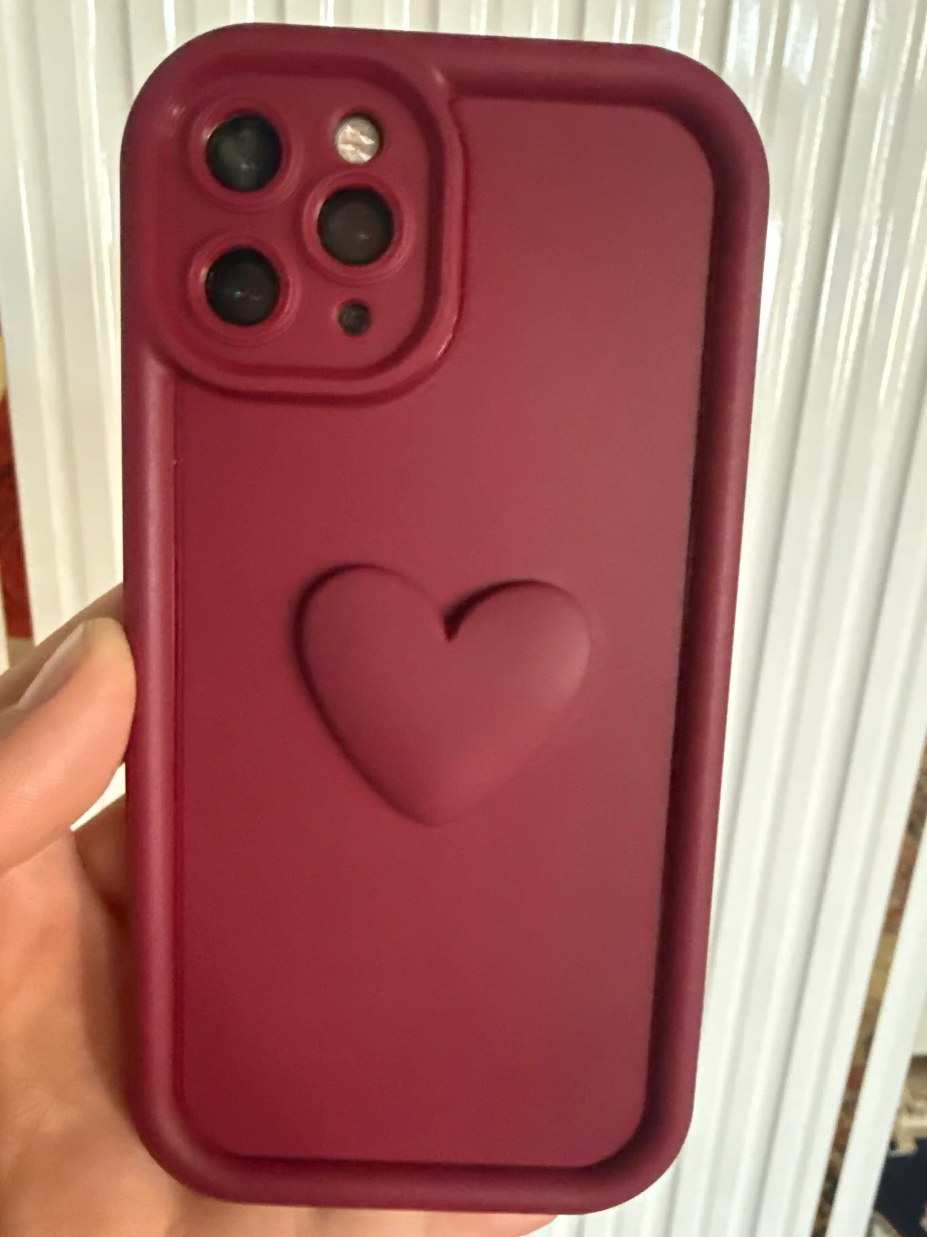 Chehol iPhone 11, 12, 13, 14, 15, 16 pro, pro max uchun hajmli yurak bilan