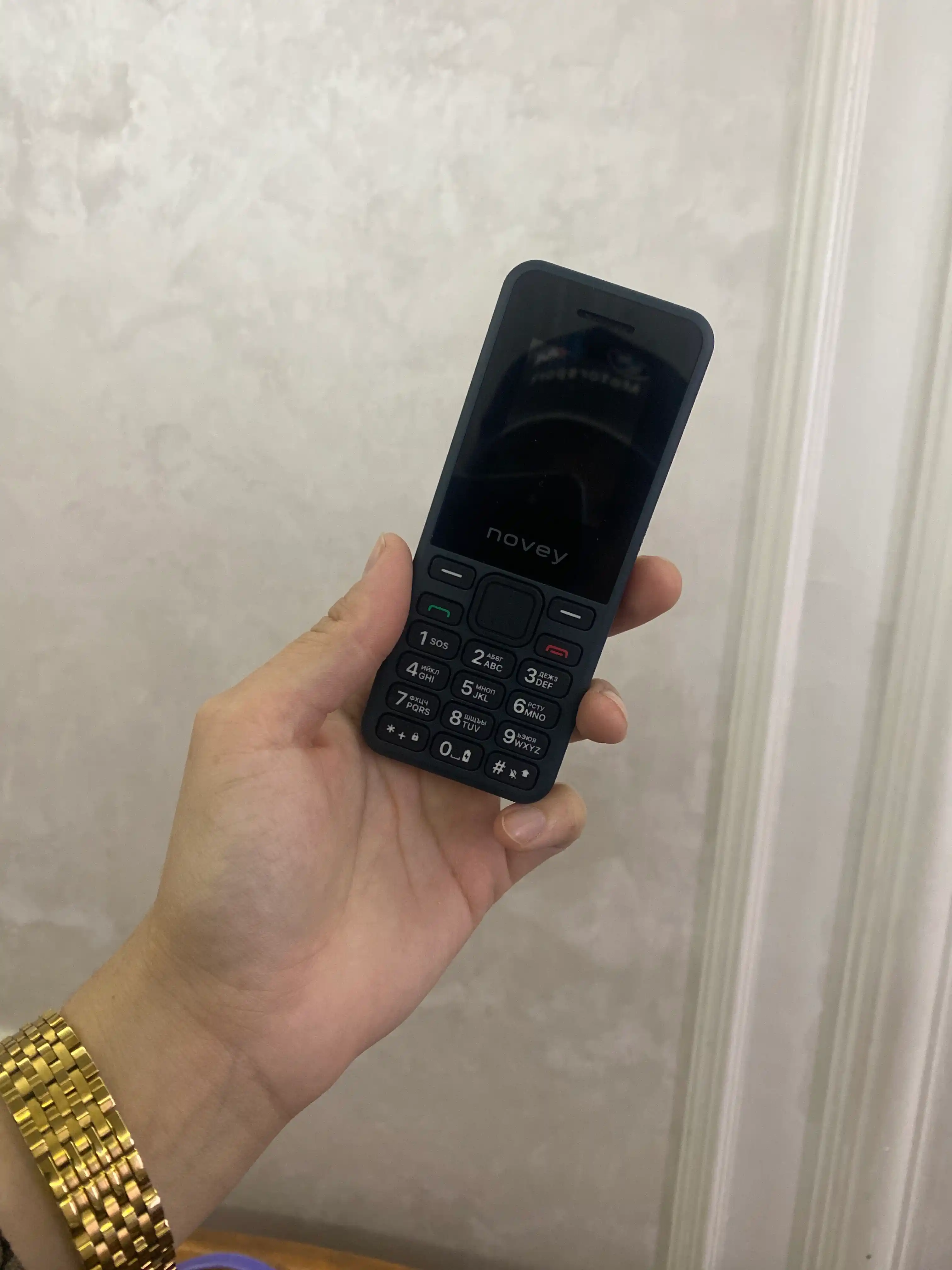 Novey 101 knopkali telefon, kamerasiz, 2 SIM, 5 rang