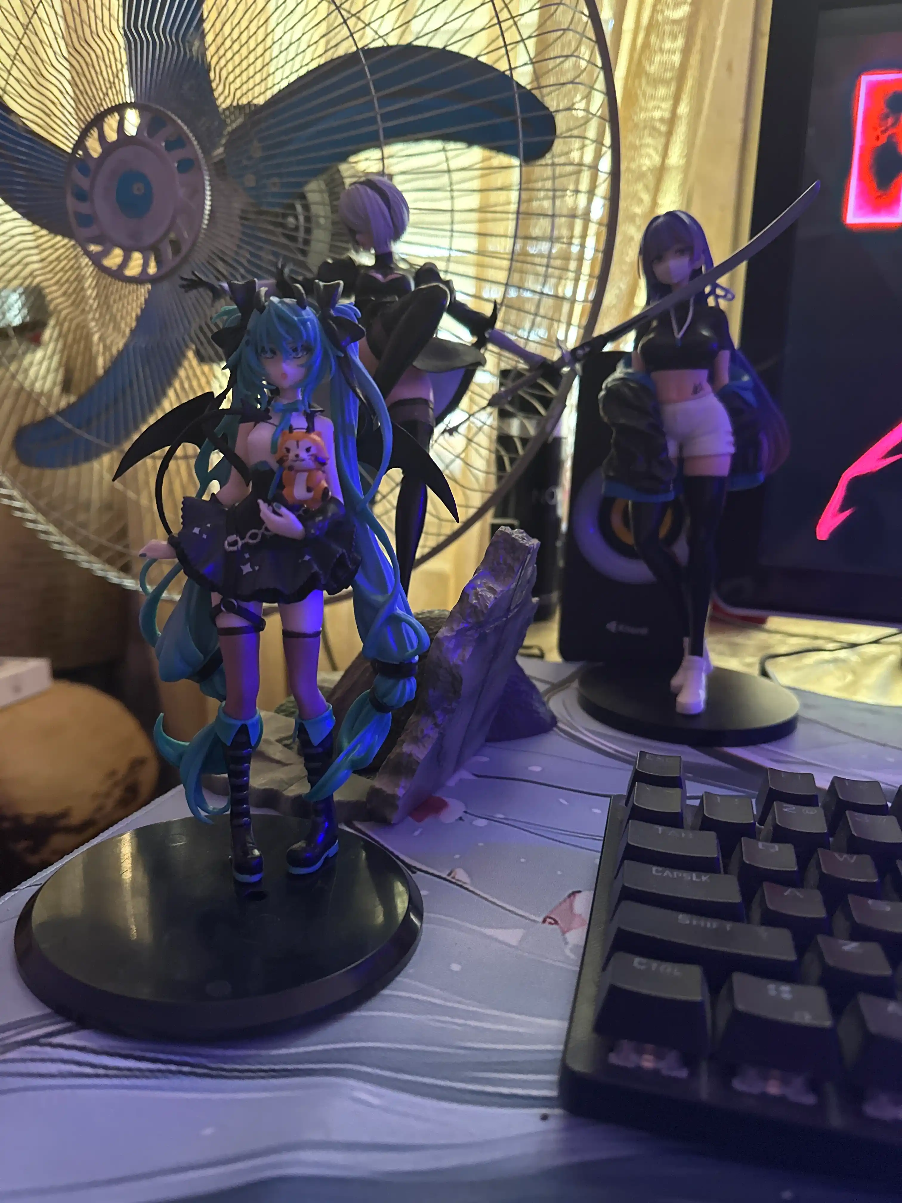 Anime figurka Hatsune Miku Little Devil – Premium koleksion bezak, PC Setup va xona dekori