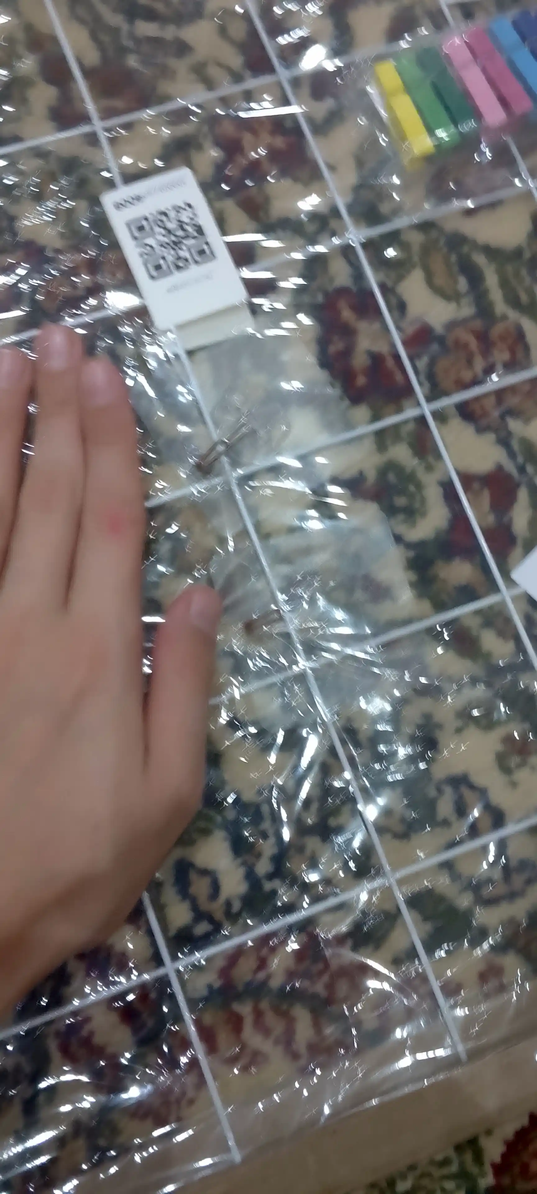 Мudbord, metall panjara, fotosuratlar uchun tilaklar xaritasi