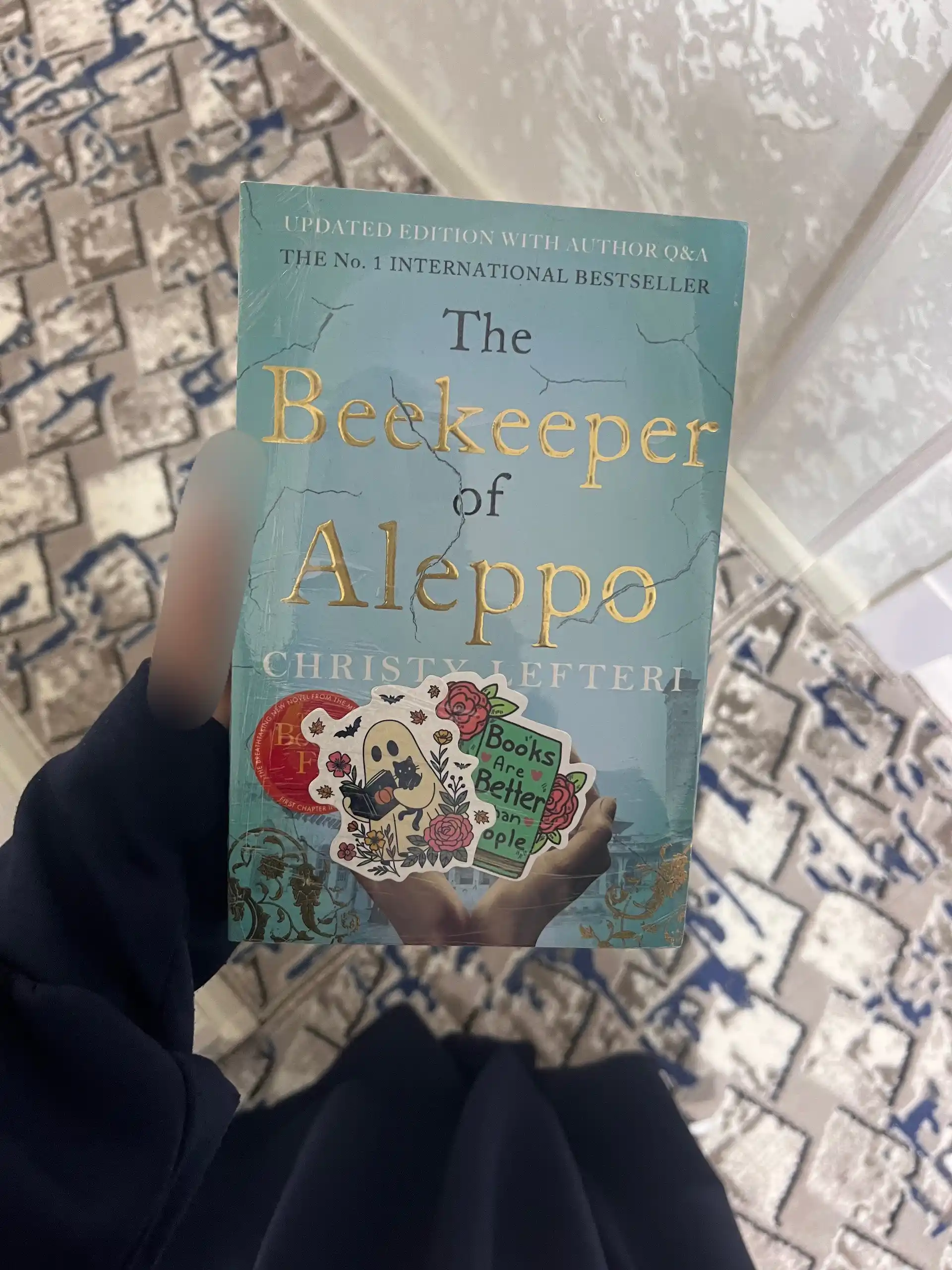 The Beekeeper of Aleppo. Christy Lefteri (ingliz tilida kitob)