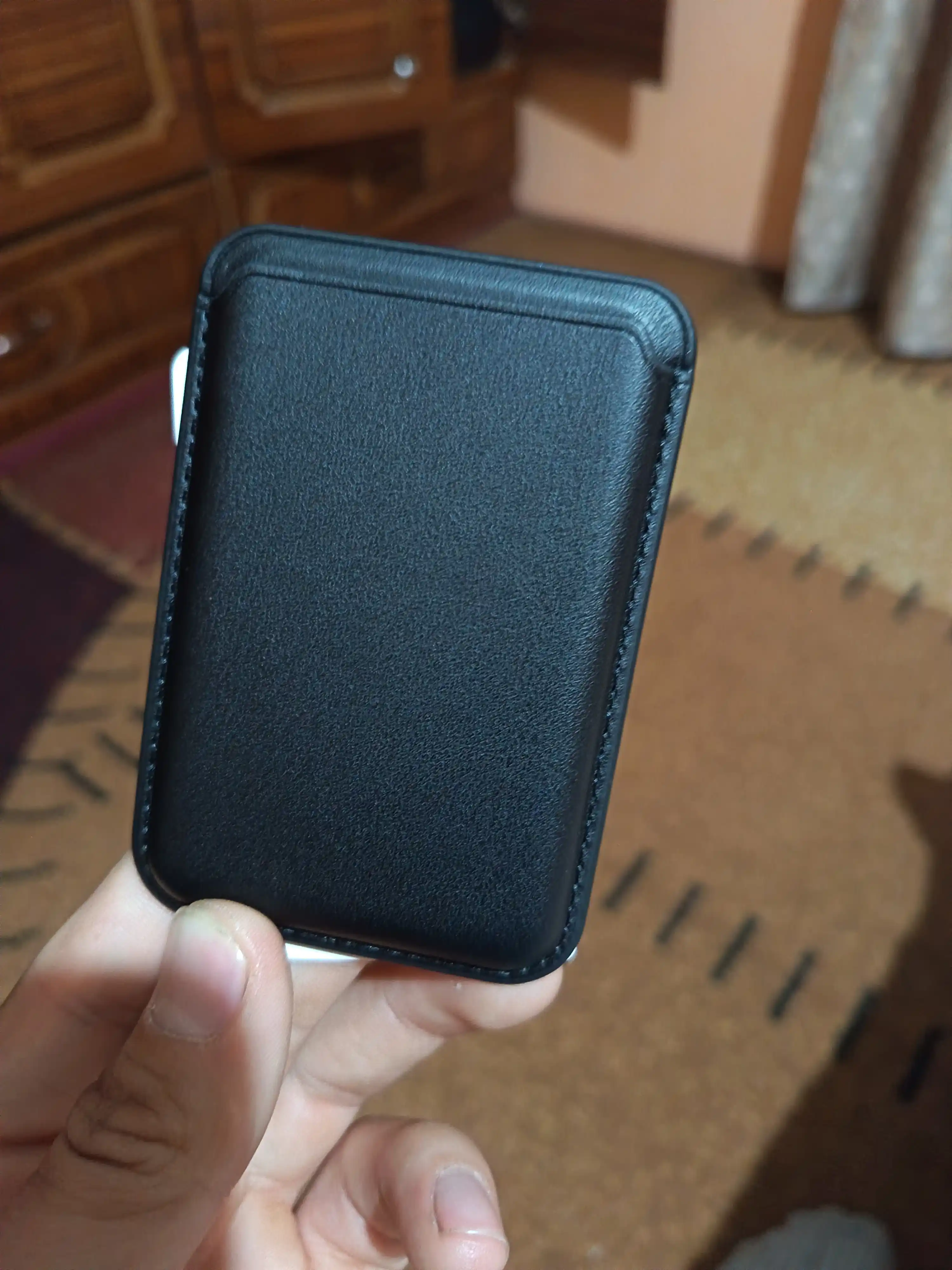 IPhone uchun MagSafe kartxolder, bank kartalari uchun