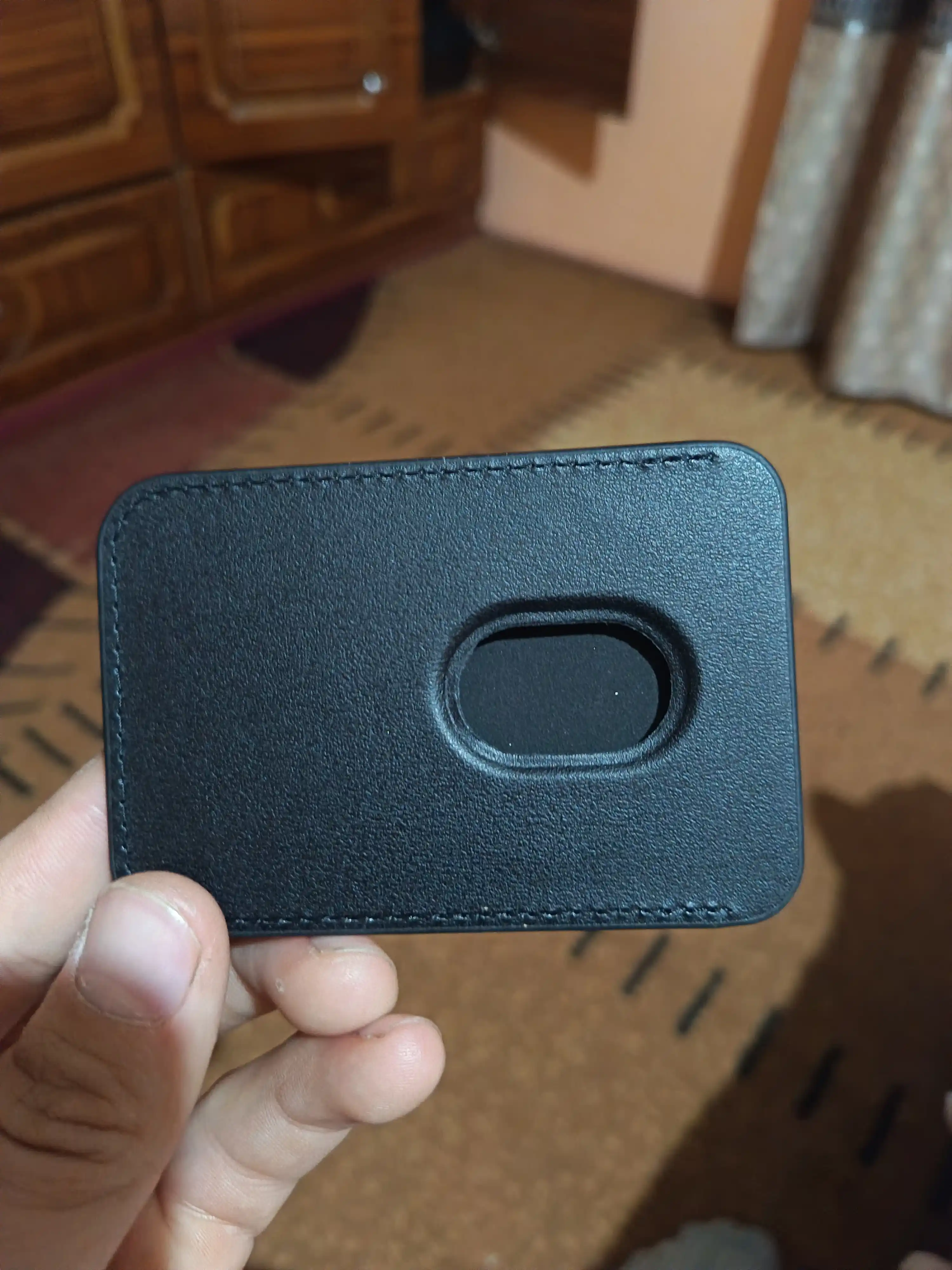 IPhone uchun MagSafe kartxolder, bank kartalari uchun