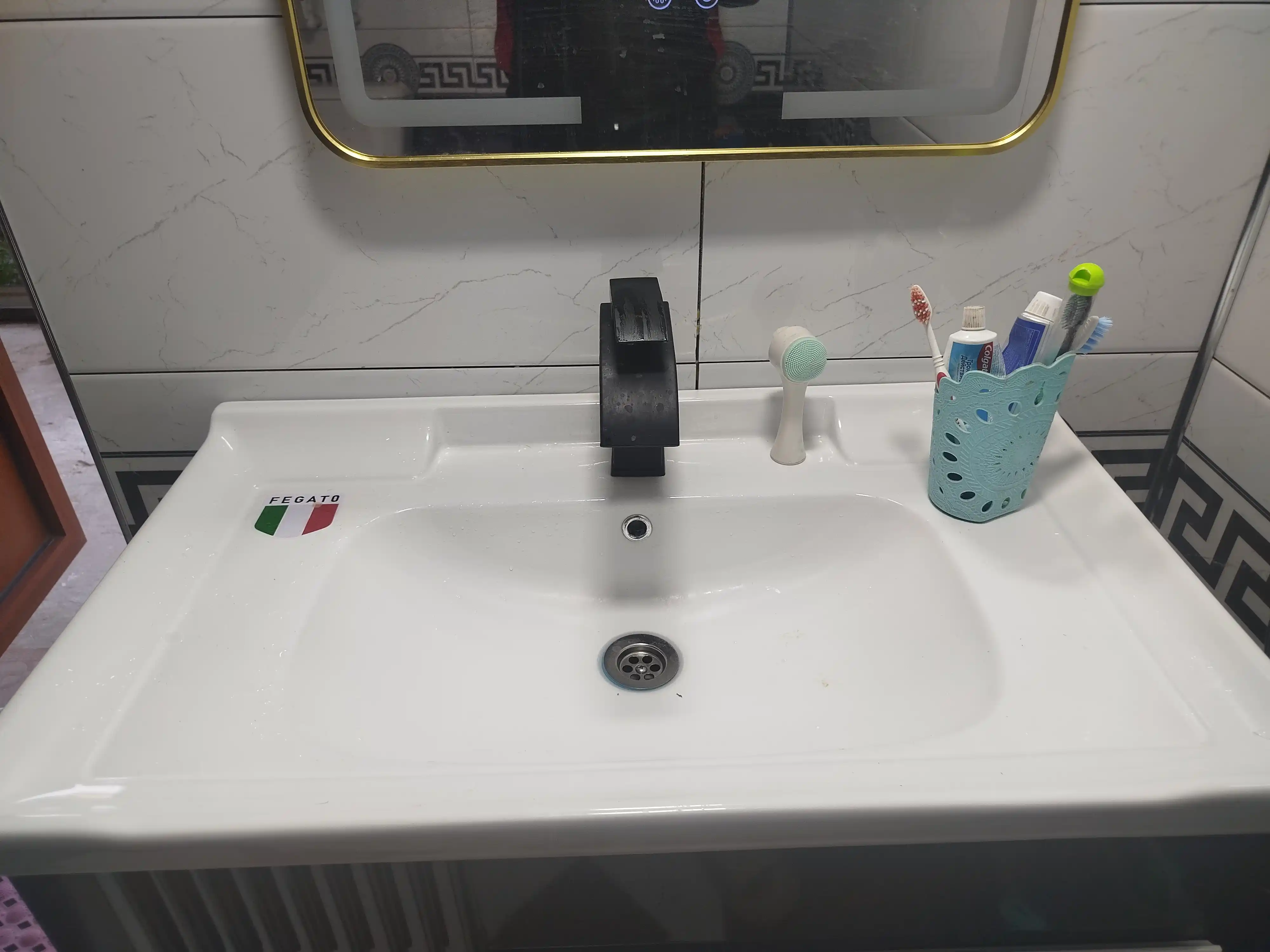 Sharsharali lavabo mikseri
