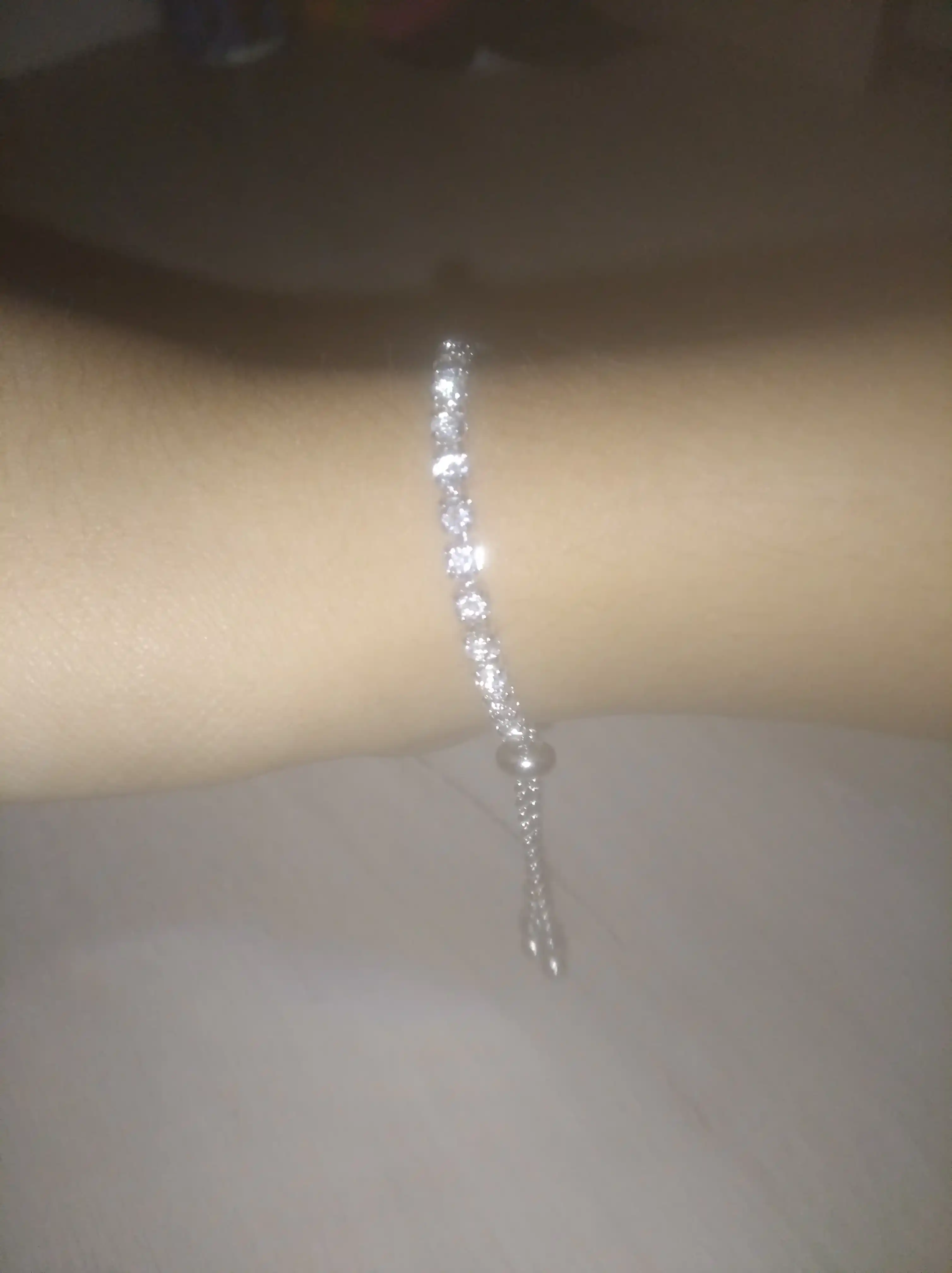 Ayollar bilaguzugi