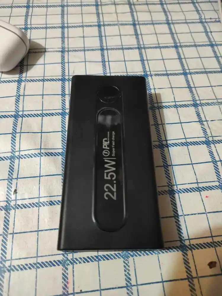 Power bank 10000/20000 mAh, 22.5W tez zaryadlash, PD/QC, LED displey va fonar