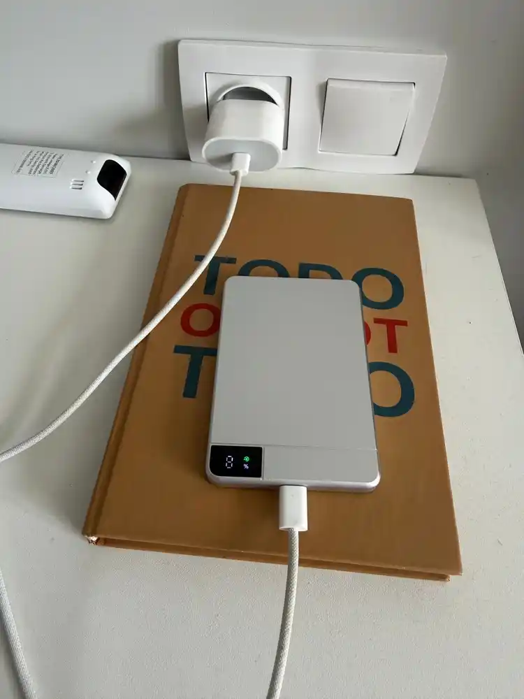 Power bank MagSafe, magnitli simsiz tashqi akkumulyator, 5000/10000 mAh, 15W/20W