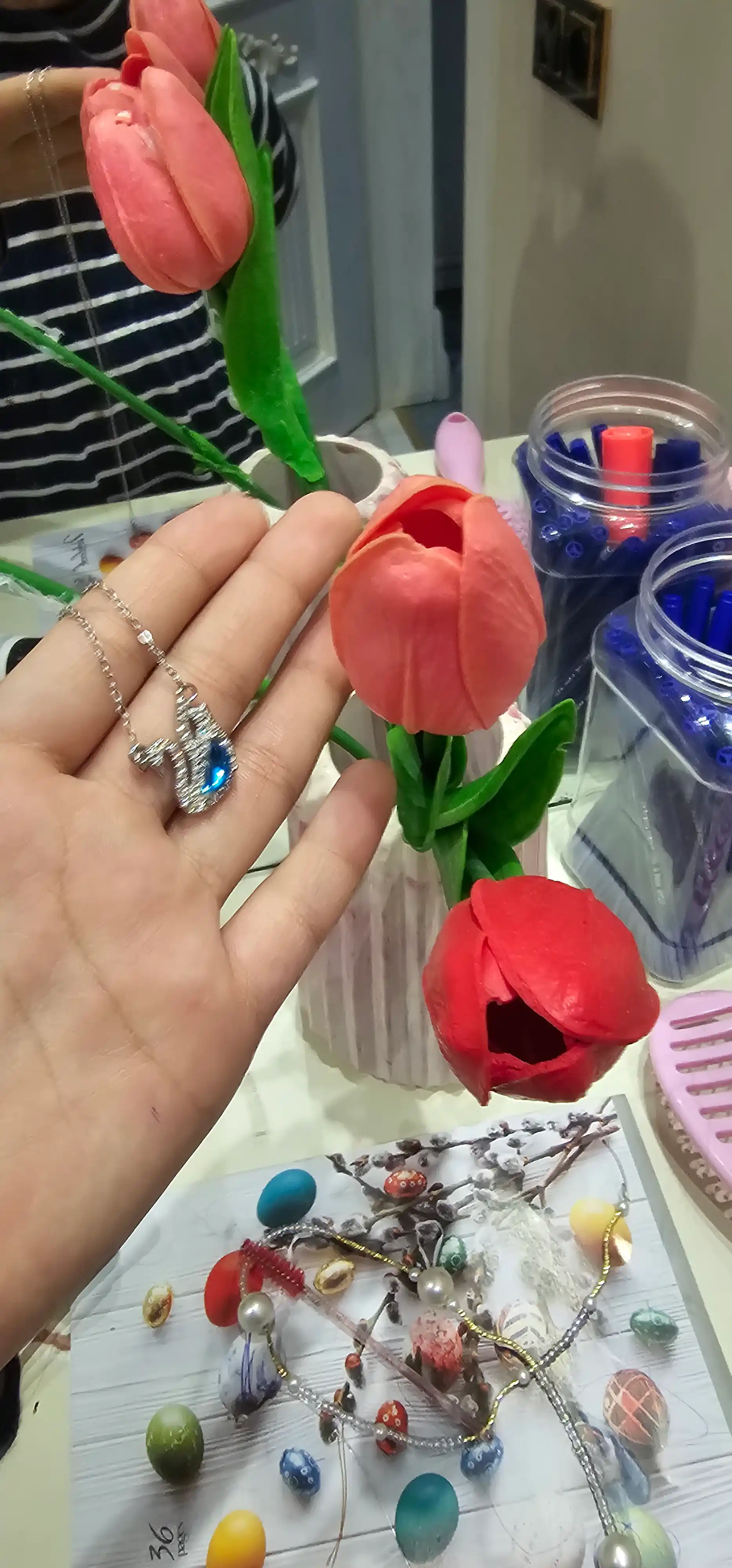 Ayollar zanjiri - SWAROVSKI kristallari bilan bezatilgan oqqush shaklidagi marjon