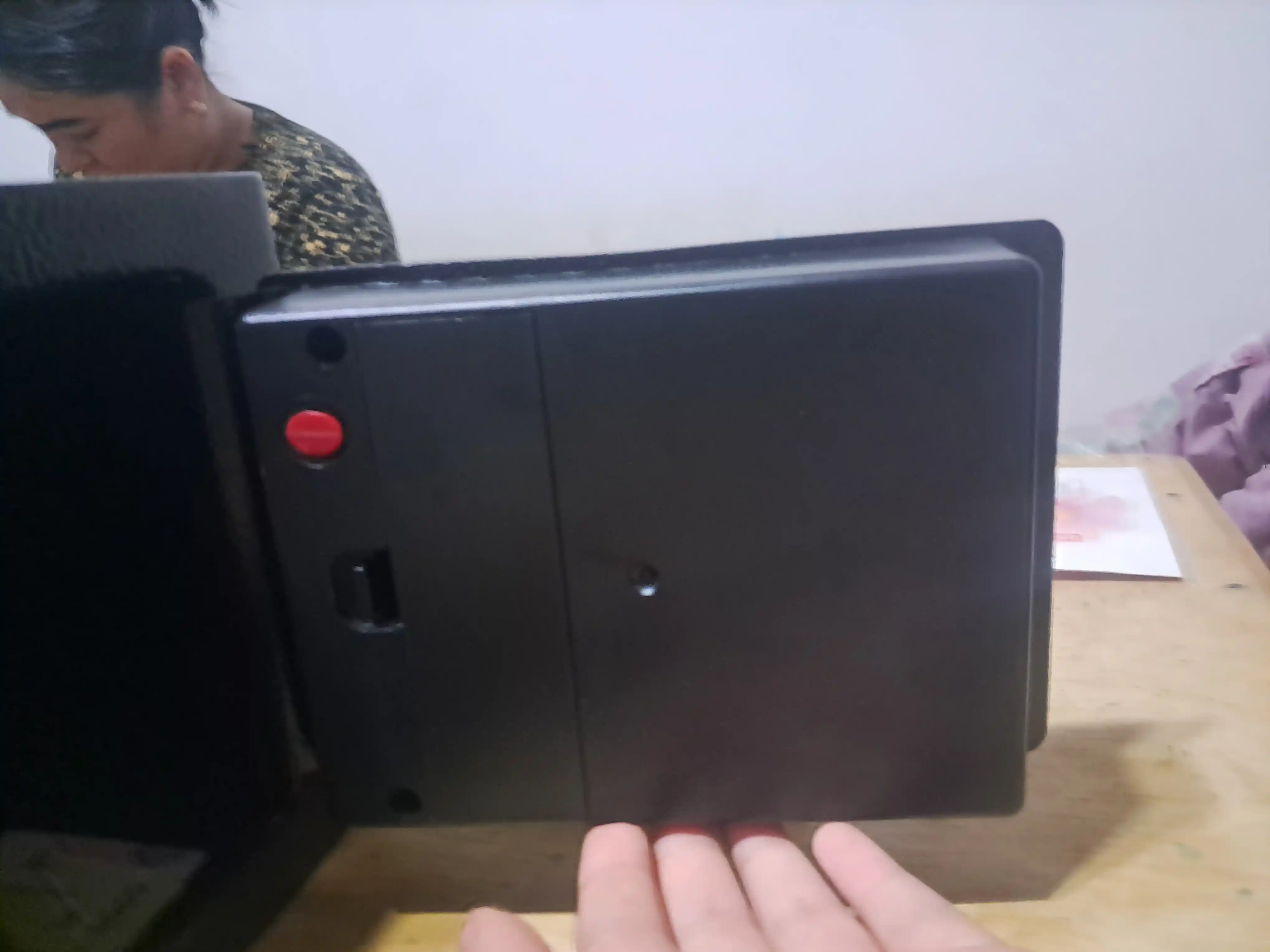 Mini seyf uy va ofis uchun, elektron zamok va kaliti bilan 23x17x17