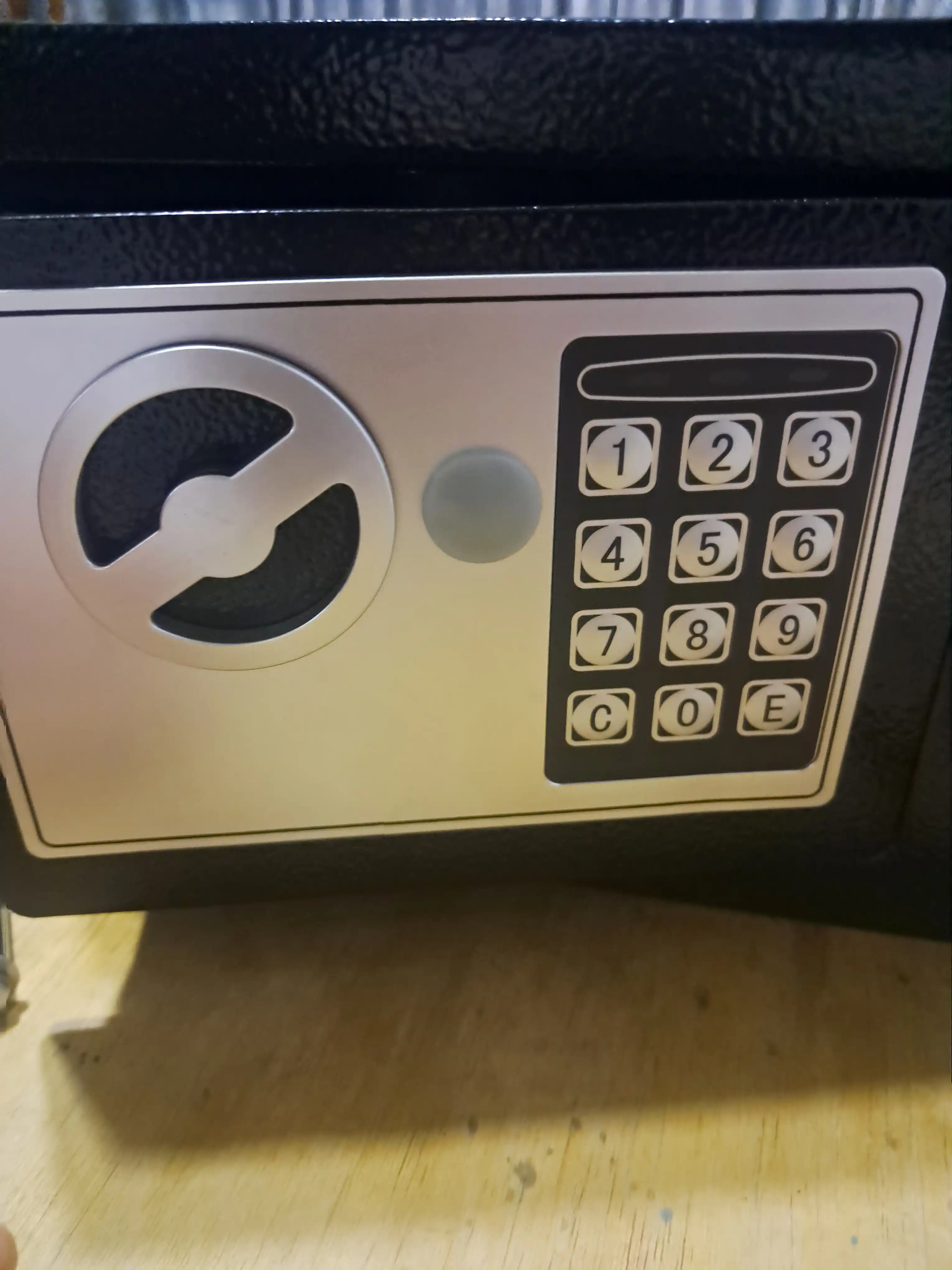 Mini seyf uy va ofis uchun, elektron zamok va kaliti bilan 23x17x17