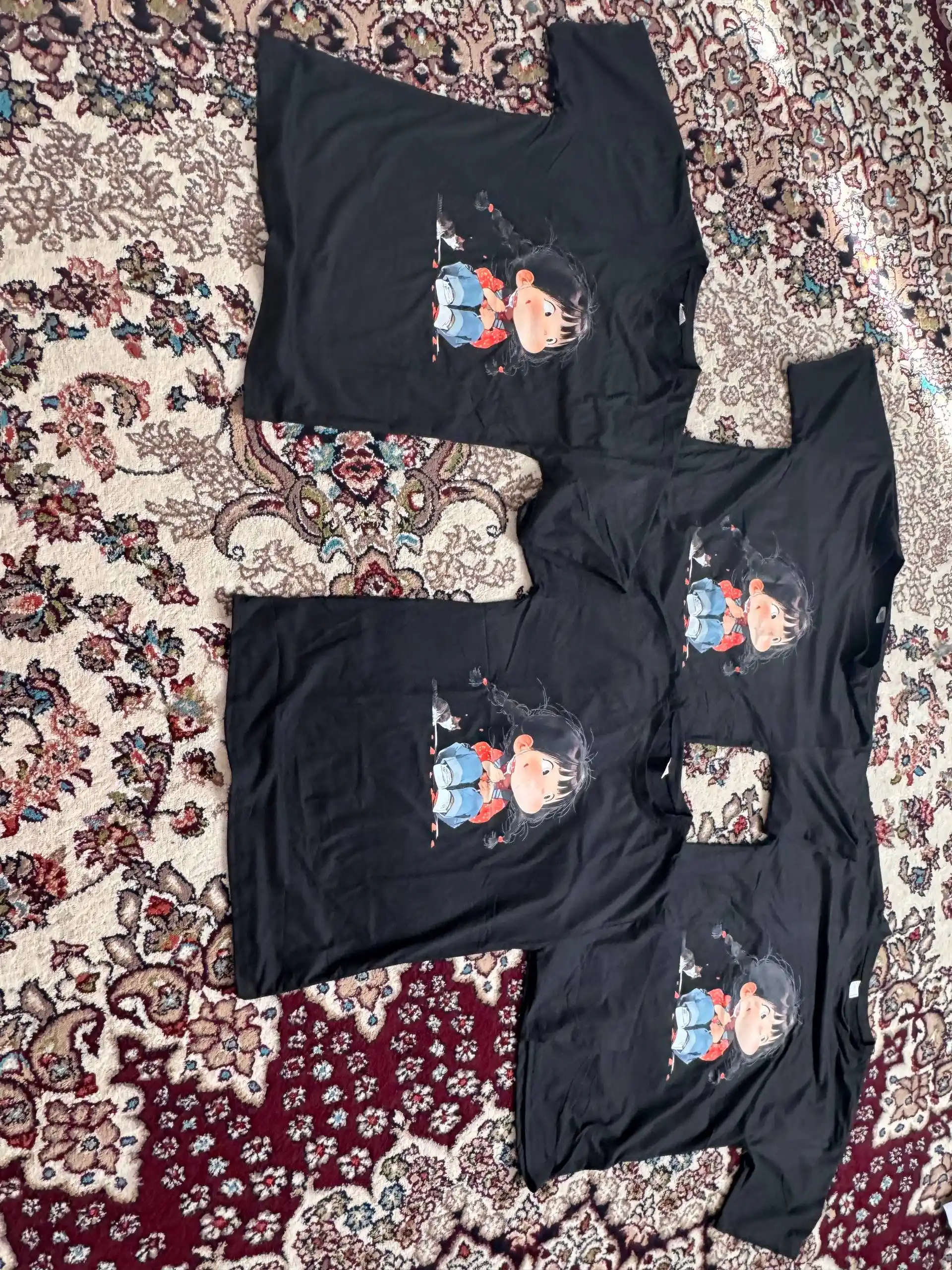 Ayollar futbolkasi, printli, keng fason, oq/pushti/qora, 9 tur, M-XL