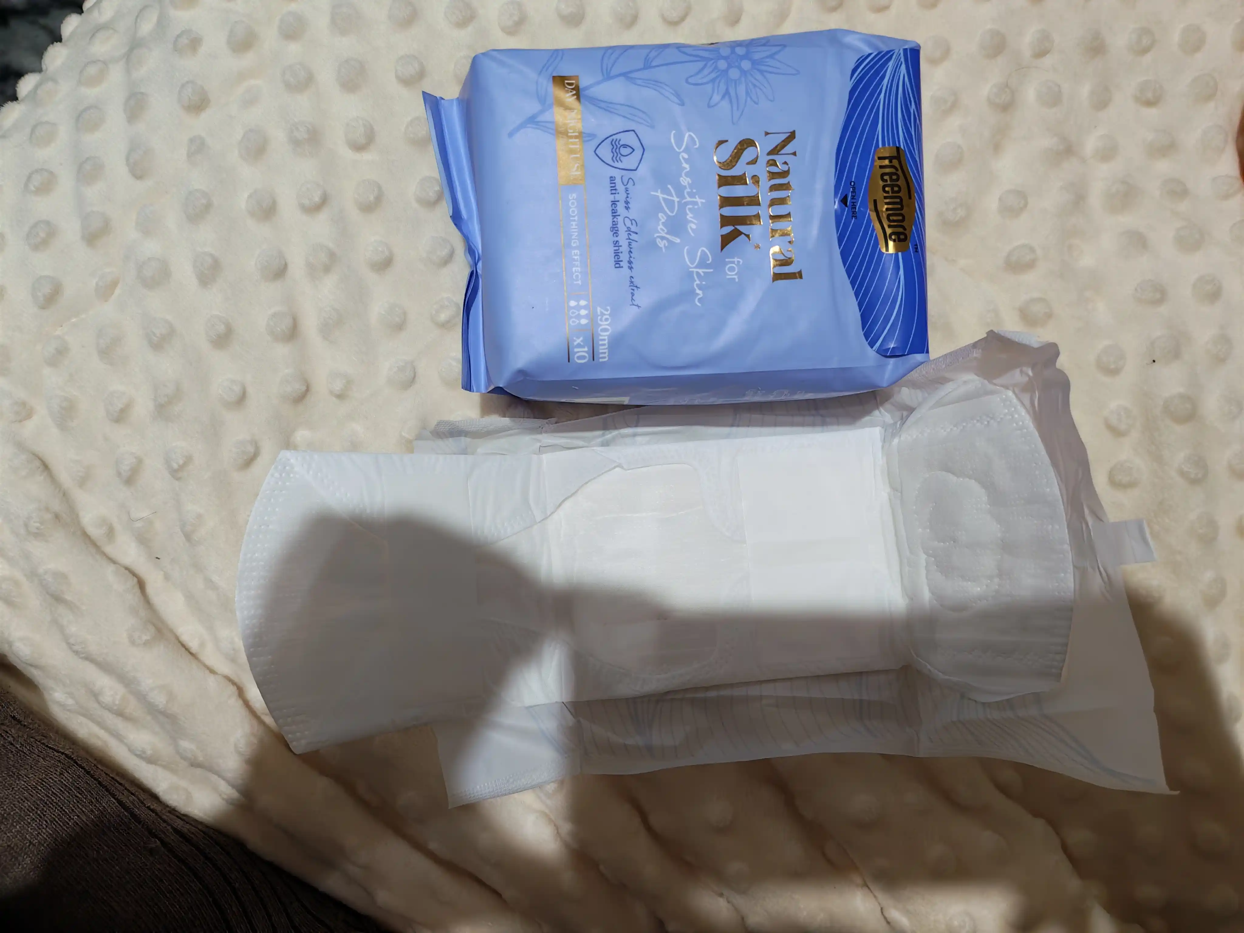 FREEMORE Natural Silk ipakli tungi gigiyenik prokladkalar, 290 mm, 10 dona